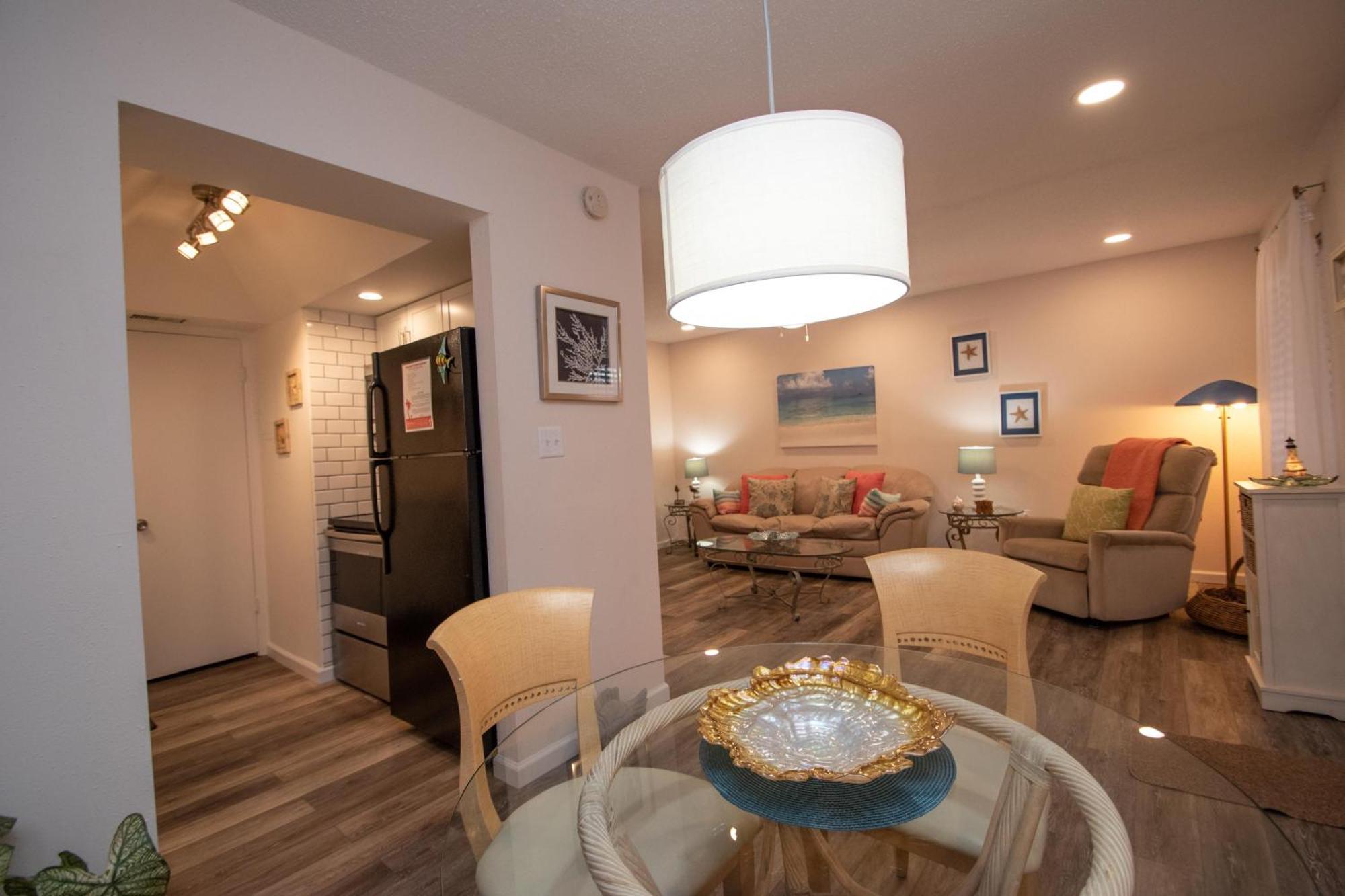 Open - Updated, Beach, Cozy And Comfy, Gated Waterfront * St. Pete Beach