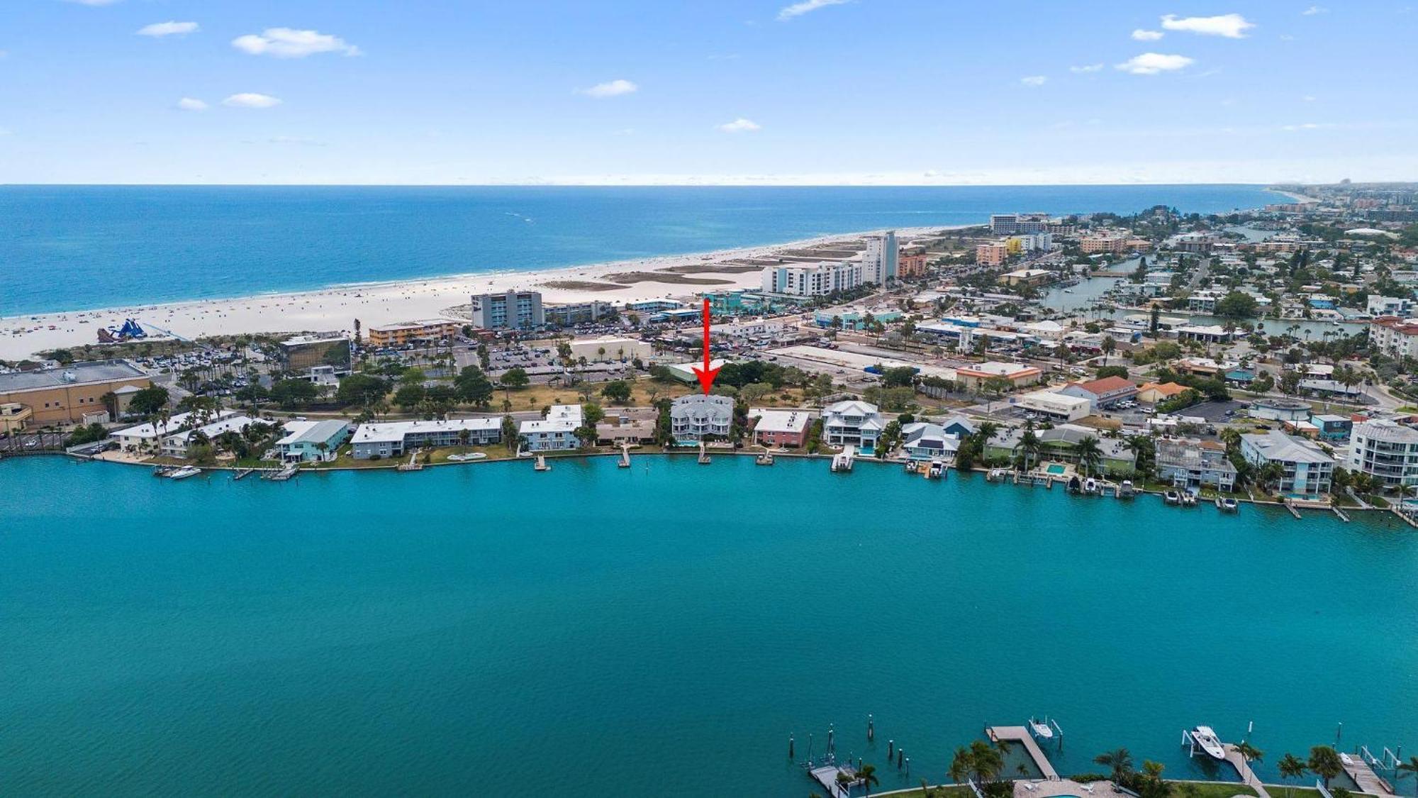Holiday home Open - Waterfront - Pool/walk To Beach/dining/shops St. Pete Beach
