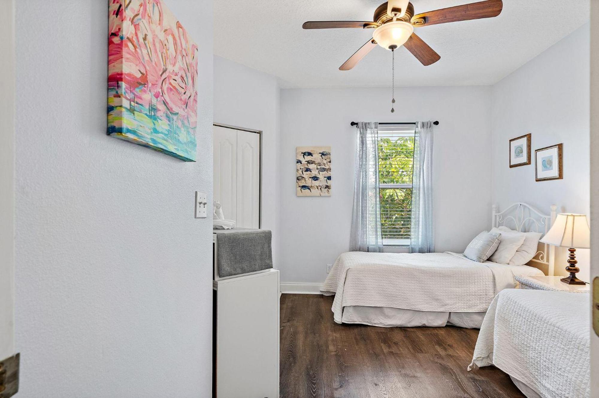 Open - Waterfront - Pool/walk To Beach/dining/shops St. Pete Beach