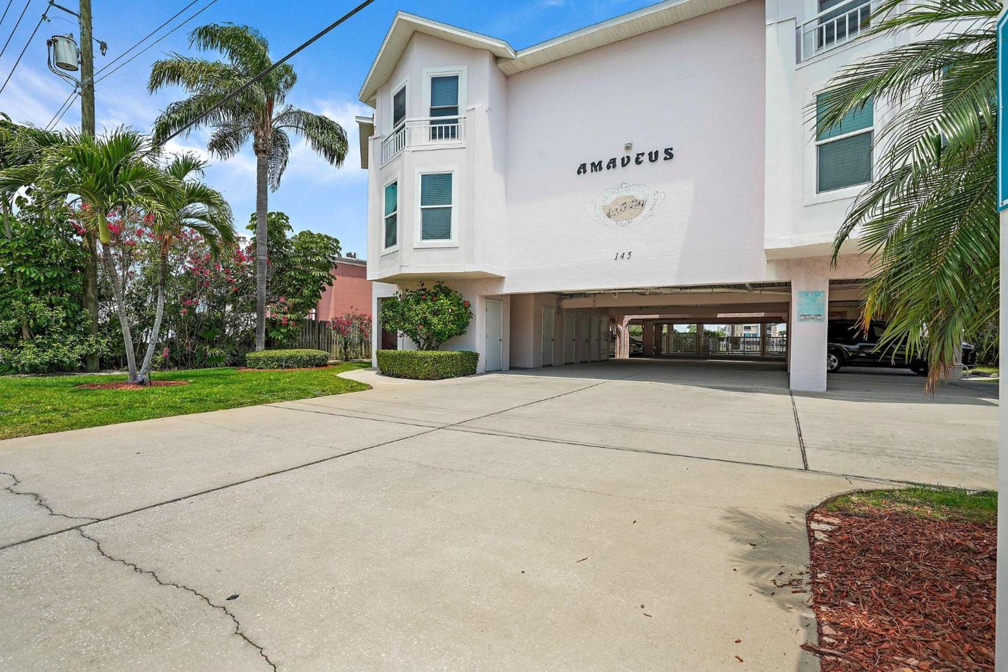 Holiday home Open - Waterfront - Pool/walk To Beach/dining/shops