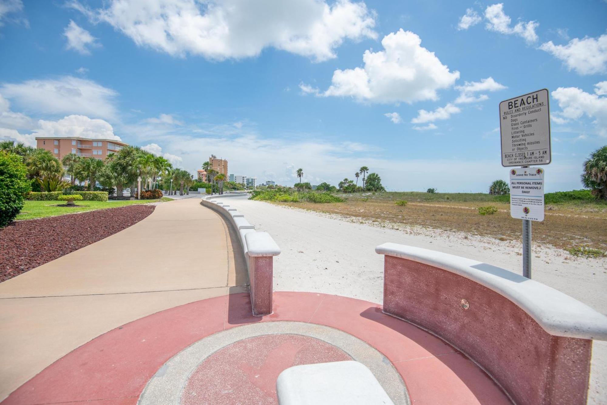 Open - Waterfront - Pool/walk To Beach/dining/shops Holiday home