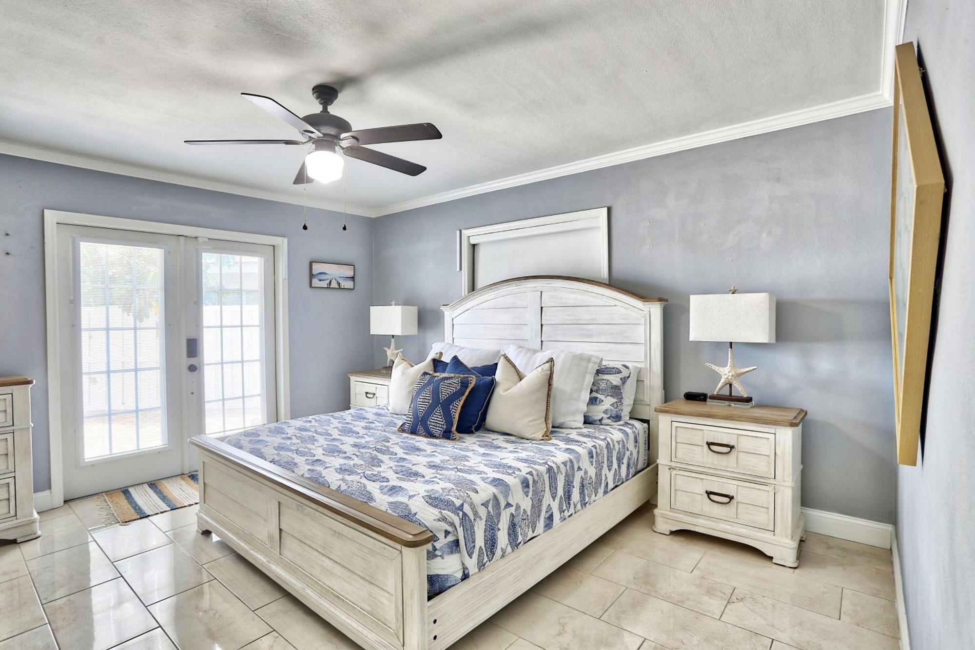 At Bahia Shores-whole Holiday home *