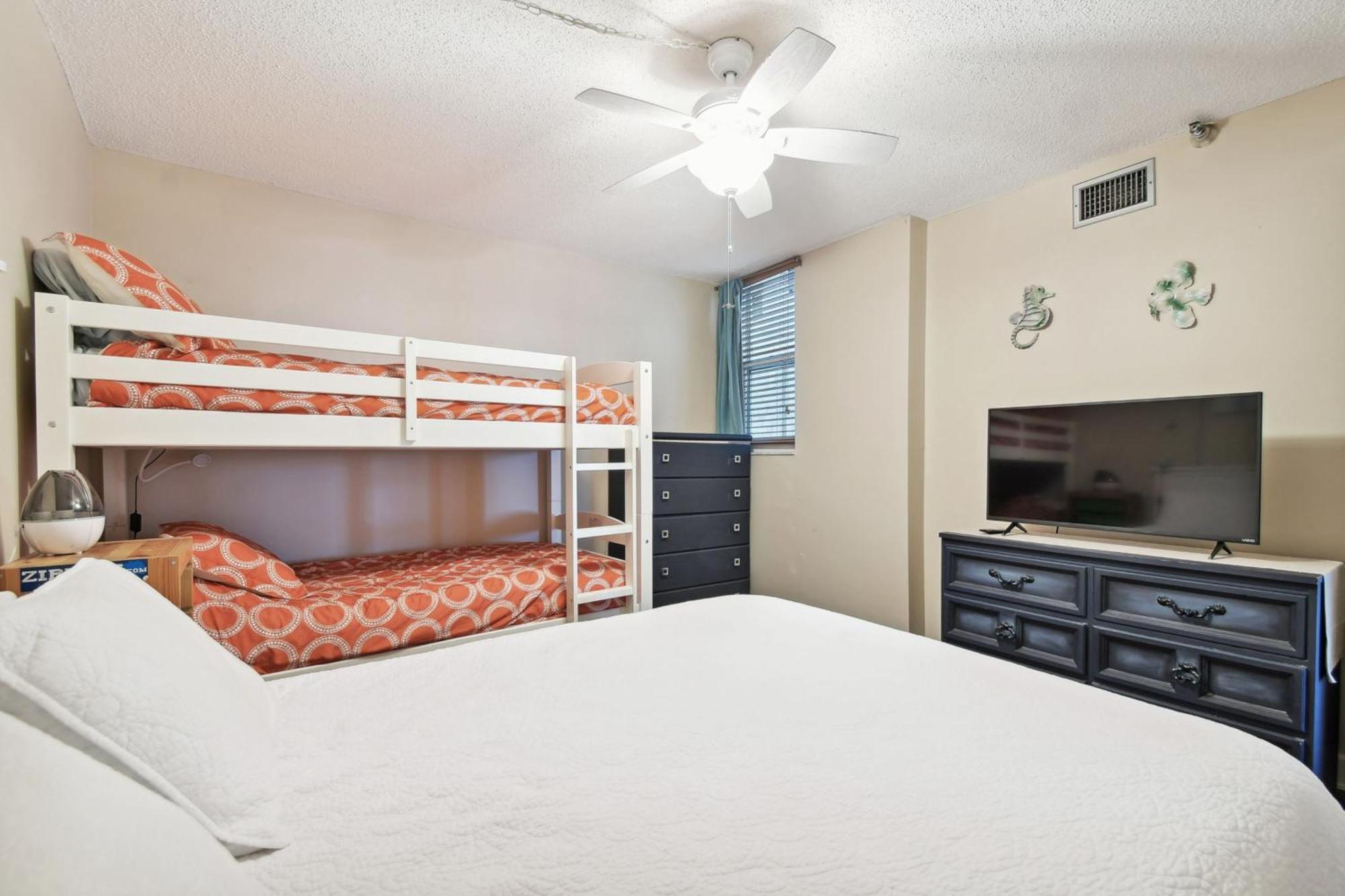 Apartment Shores Of Madeira- Madeira Beach, Fl