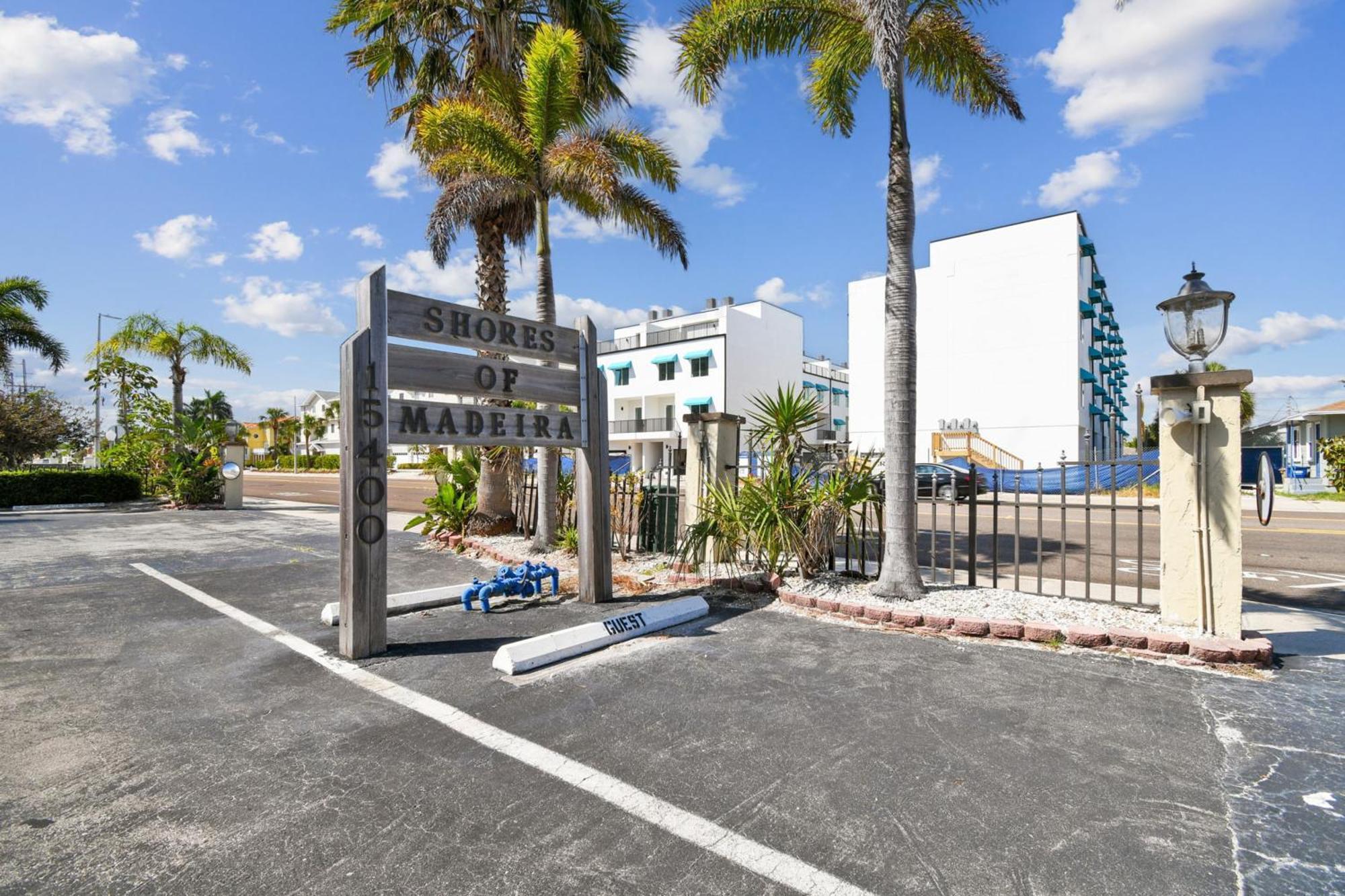 Apartment Shores Of Madeira- Madeira Beach, Fl