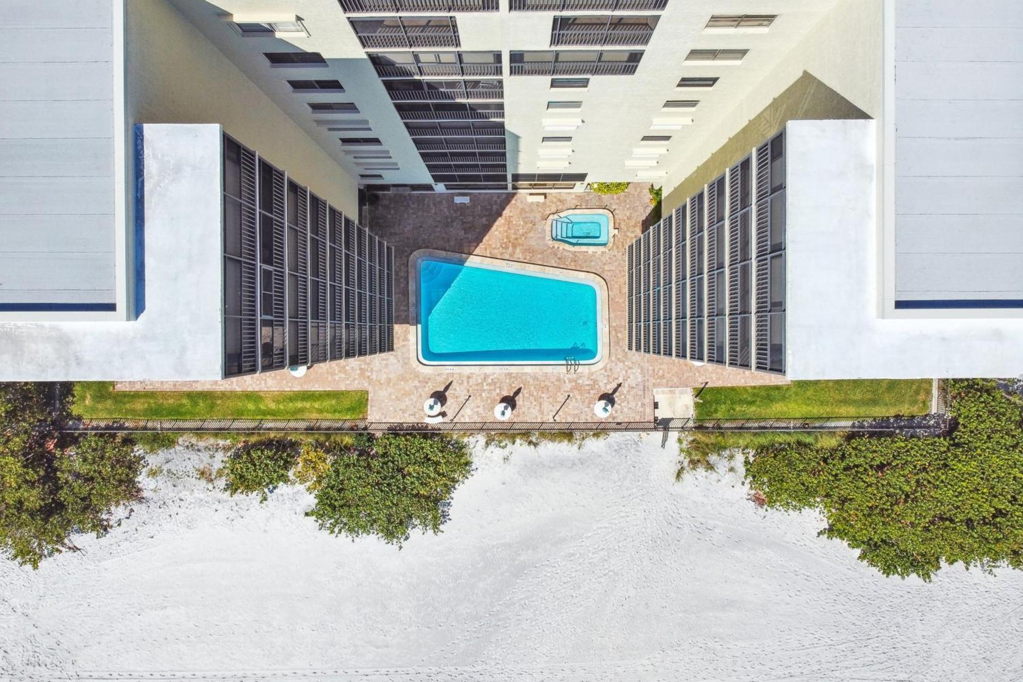 Apartment Shores Of Madeira- Madeira Beach, Fl