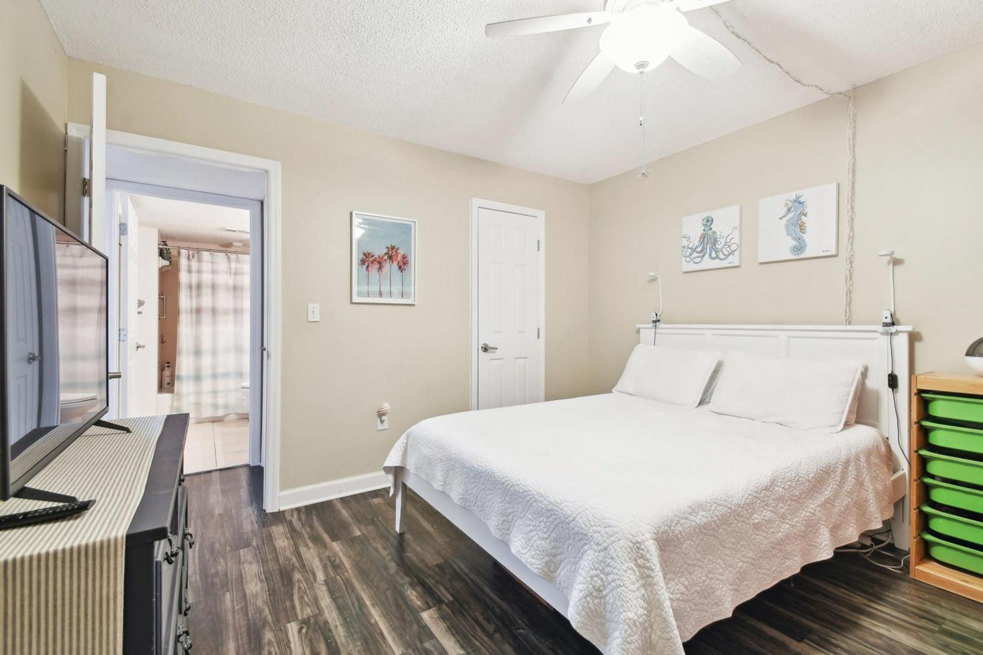 Apartment Shores Of Madeira- Madeira Beach, Fl