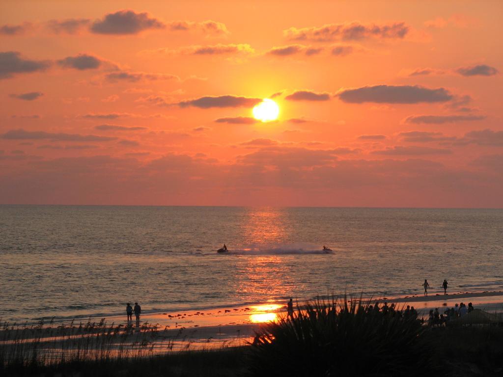 Barefoot Club Hotel St. Pete Beach