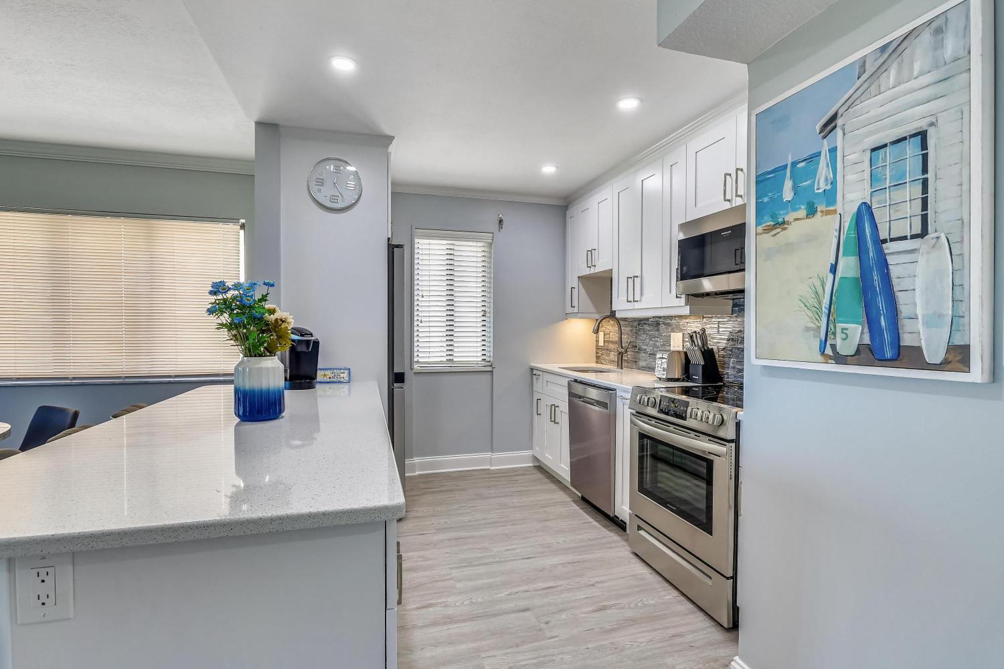 Land's End 6-205 Front - Premier Holiday home