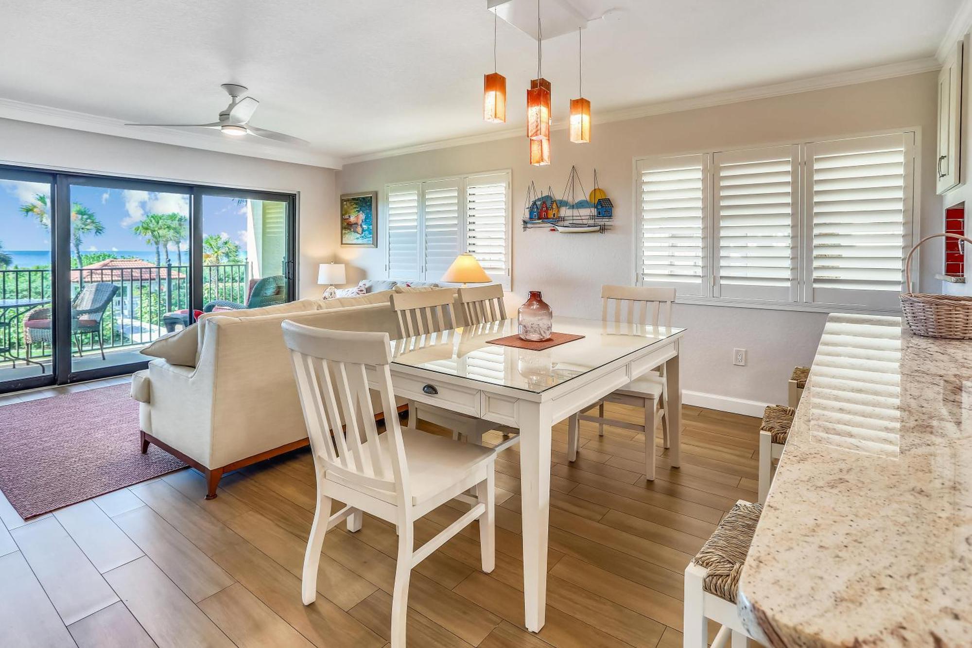 Land's End 7-206 Front - Premier St. Pete Beach