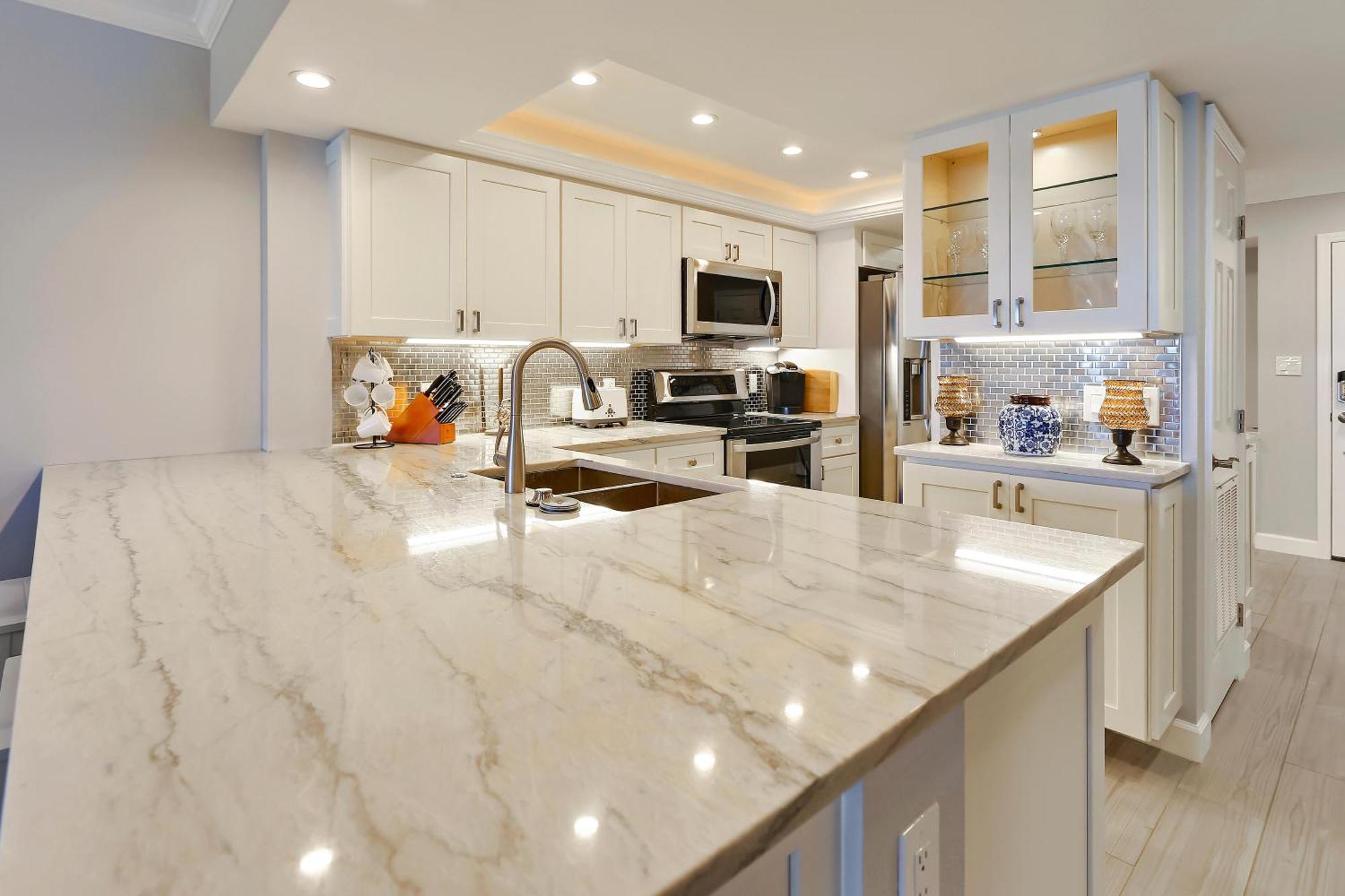 Land's End 10-403 Front - Premier Holiday home St. Pete Beach