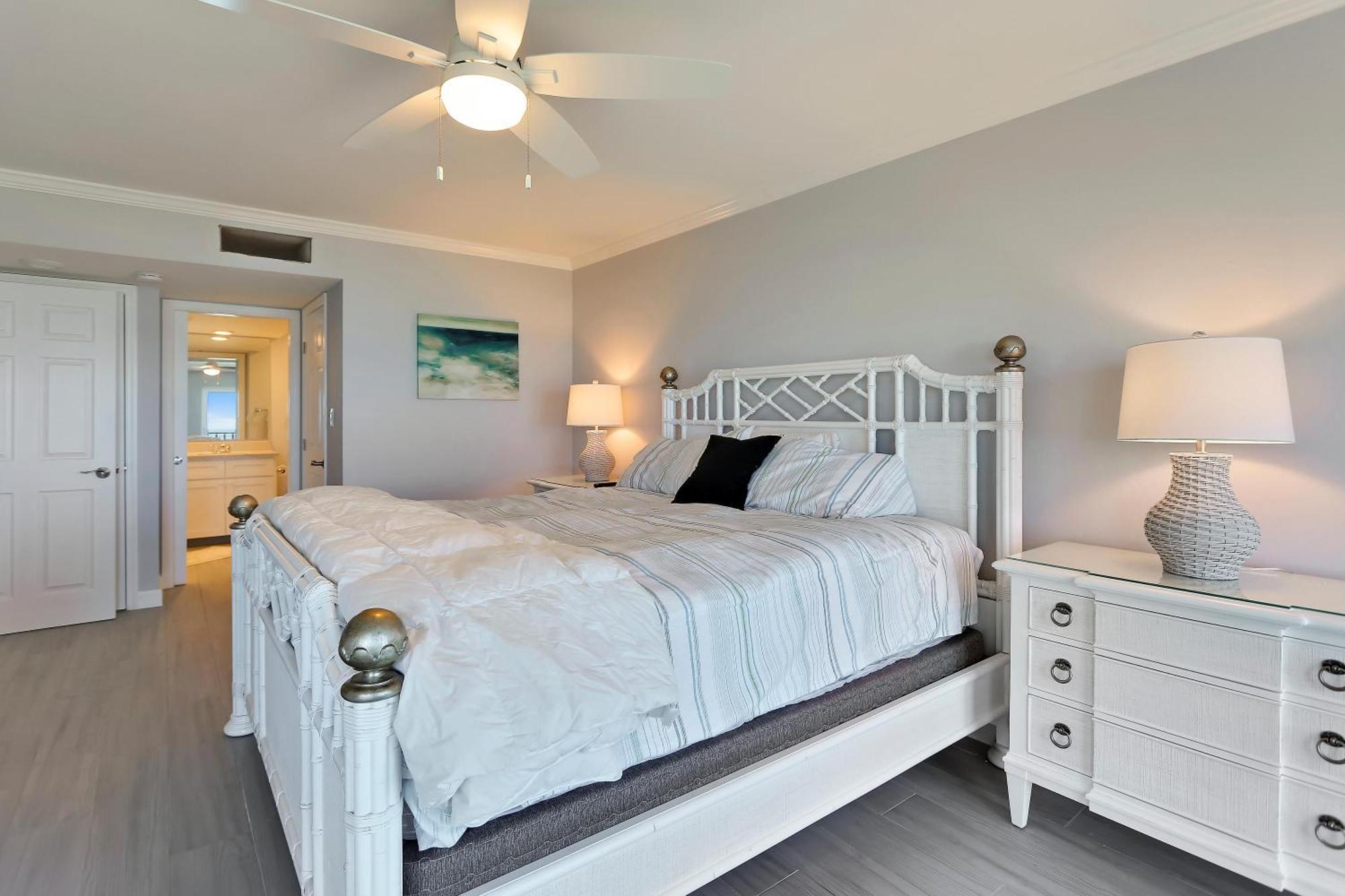 Land's End 10-403 Front - Premier * St. Pete Beach