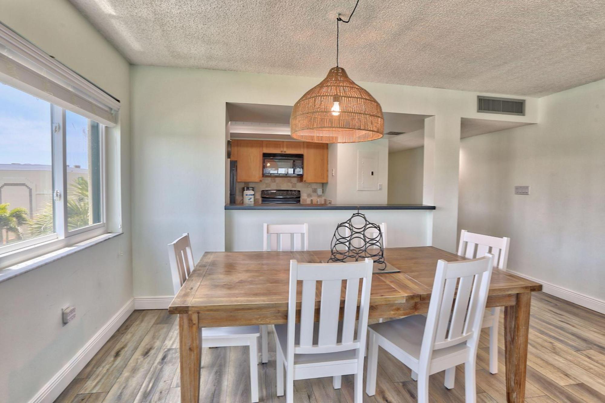 Land's End 4-406 Bay Front Holiday home
