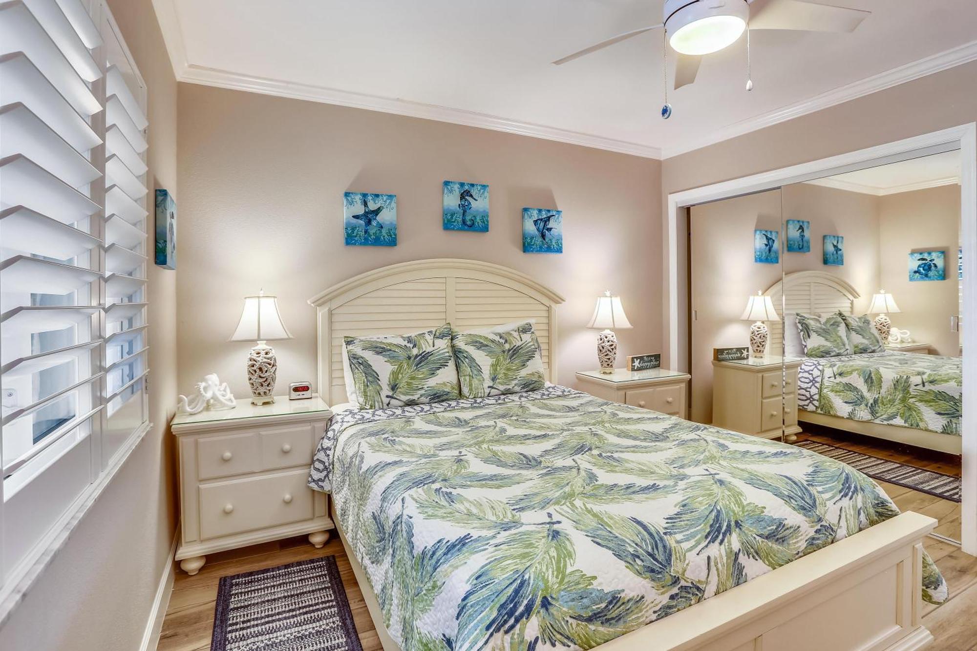 Land's End 11-405 Front - Premier Holiday home *
