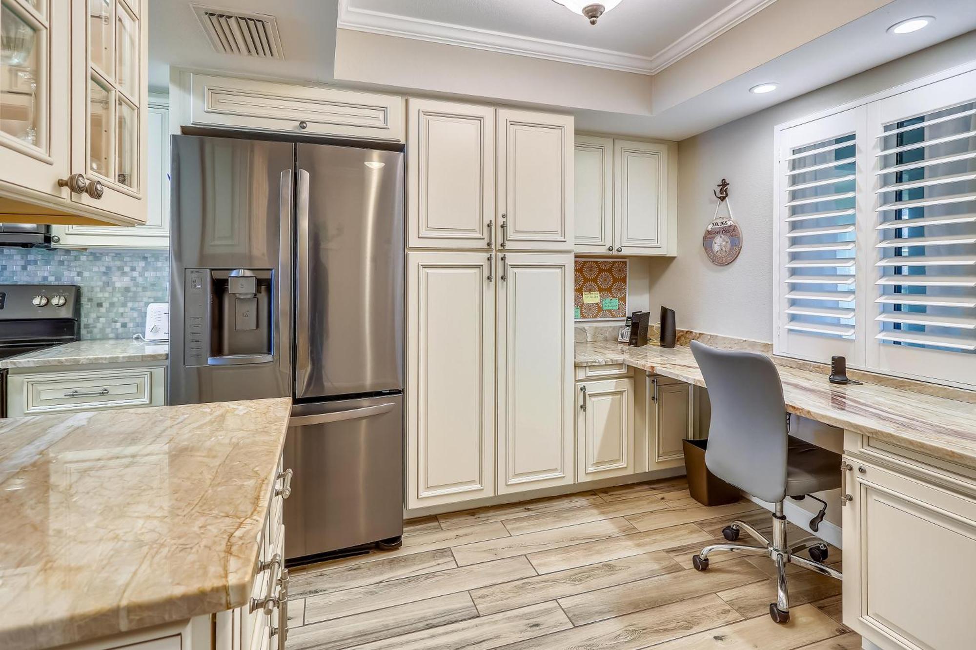 Land's End 11-405 Front - Premier Holiday home