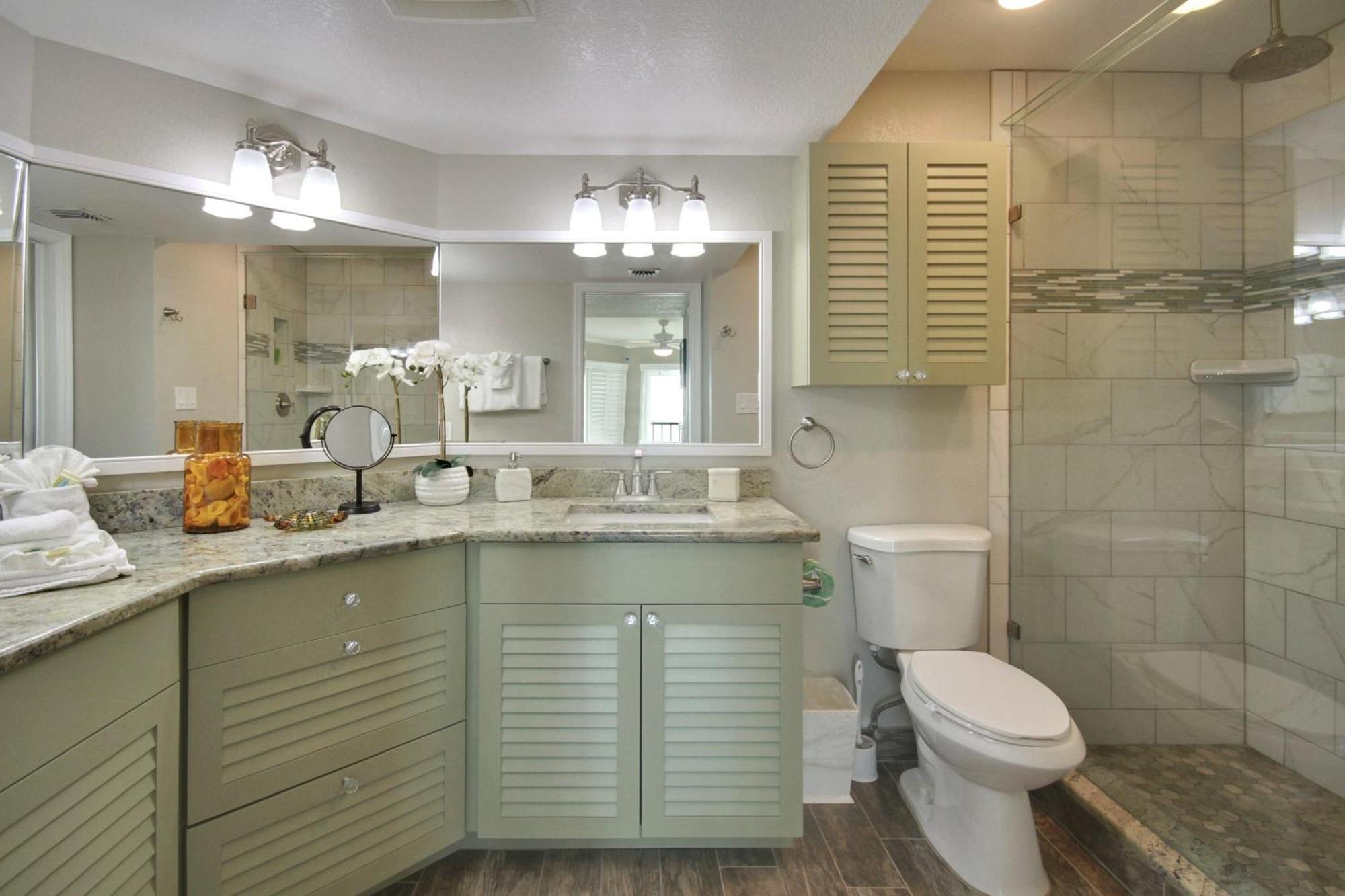 Land's End 10-402 Front - Premier * St. Pete Beach