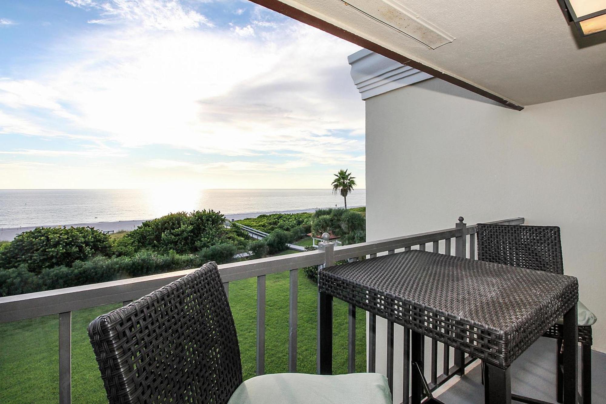 Land's End 10-402 Front - Premier St. Pete Beach
