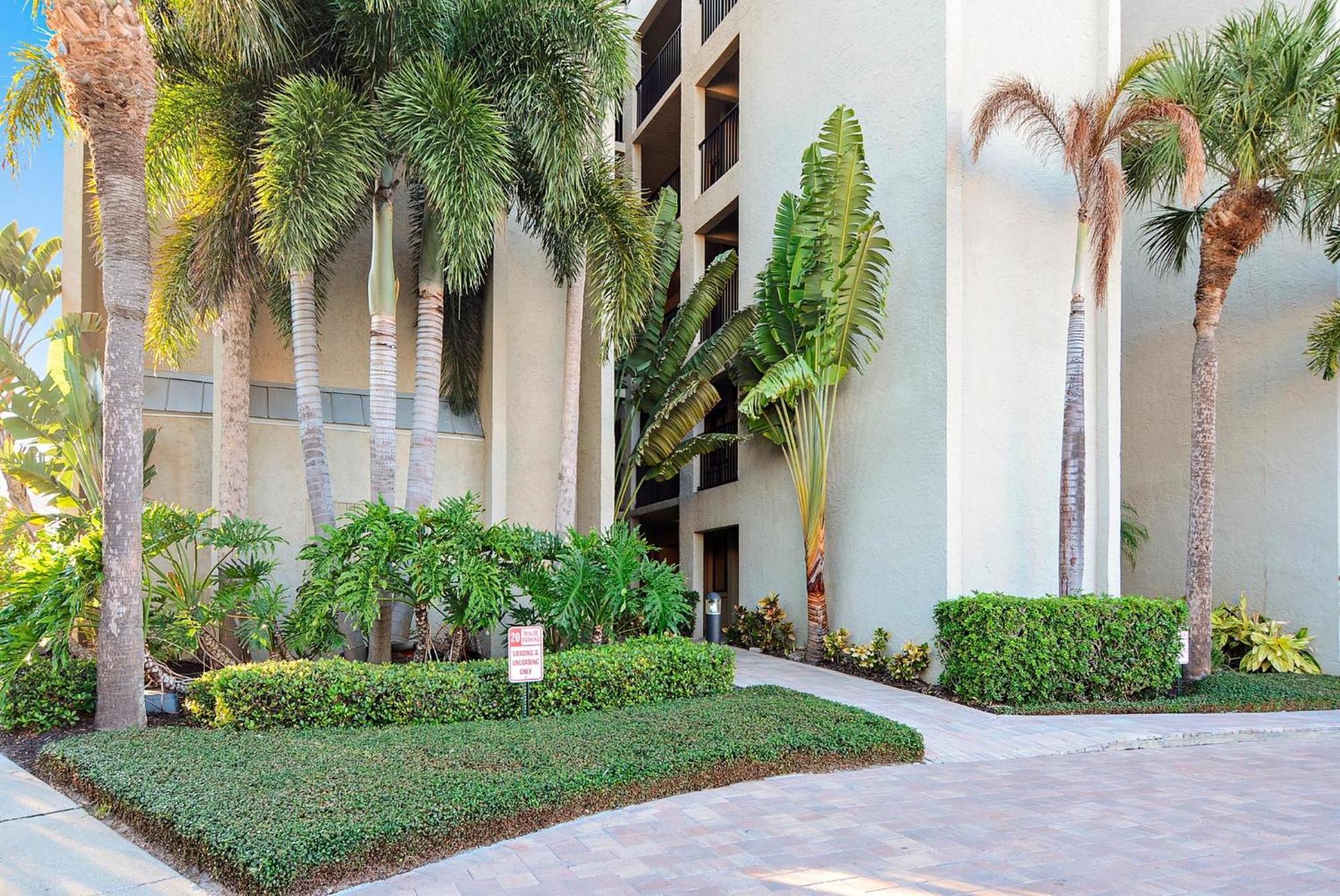 The Shores 103 * St. Pete Beach