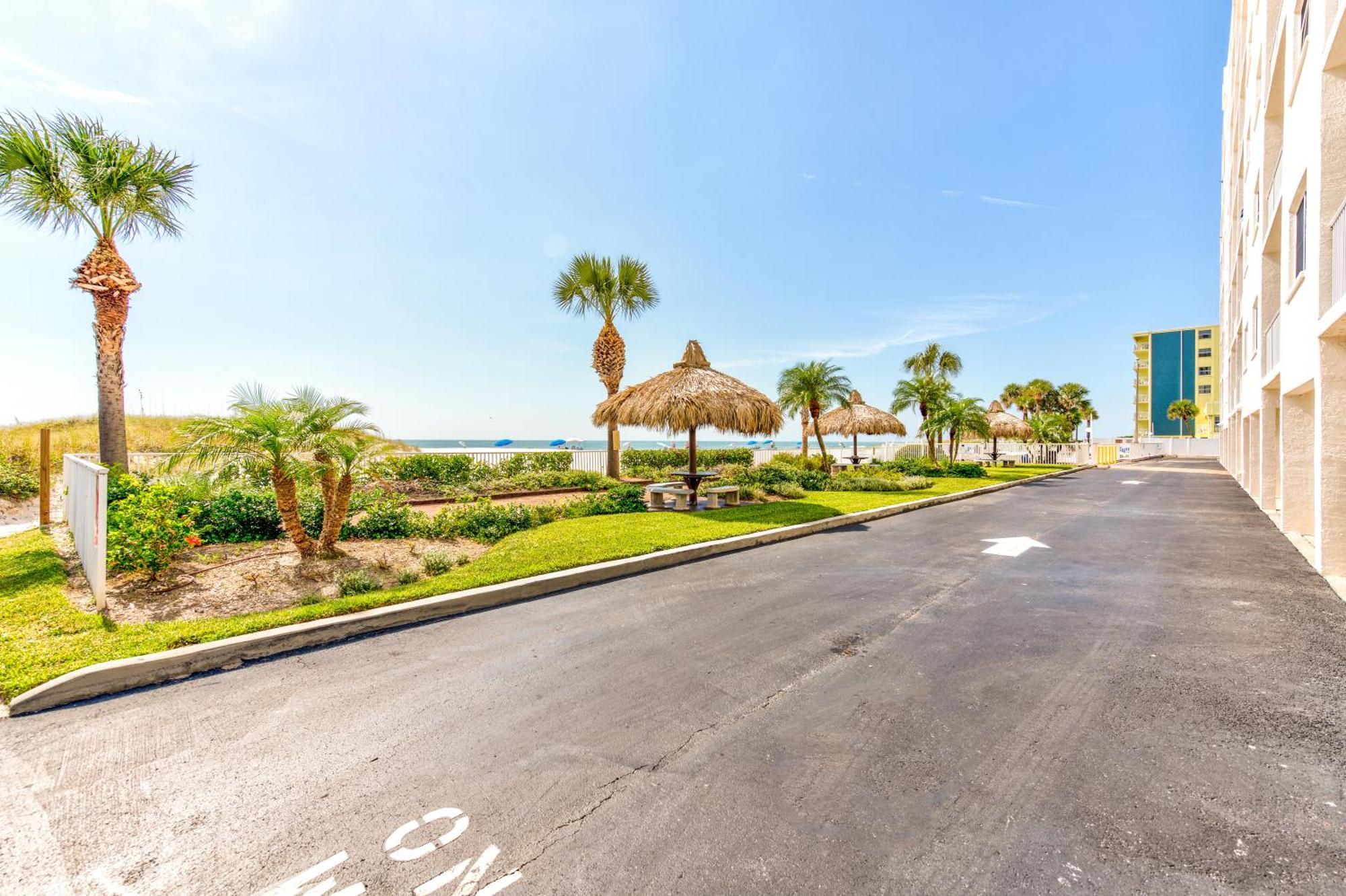 Sea Breeze 401 Holiday home