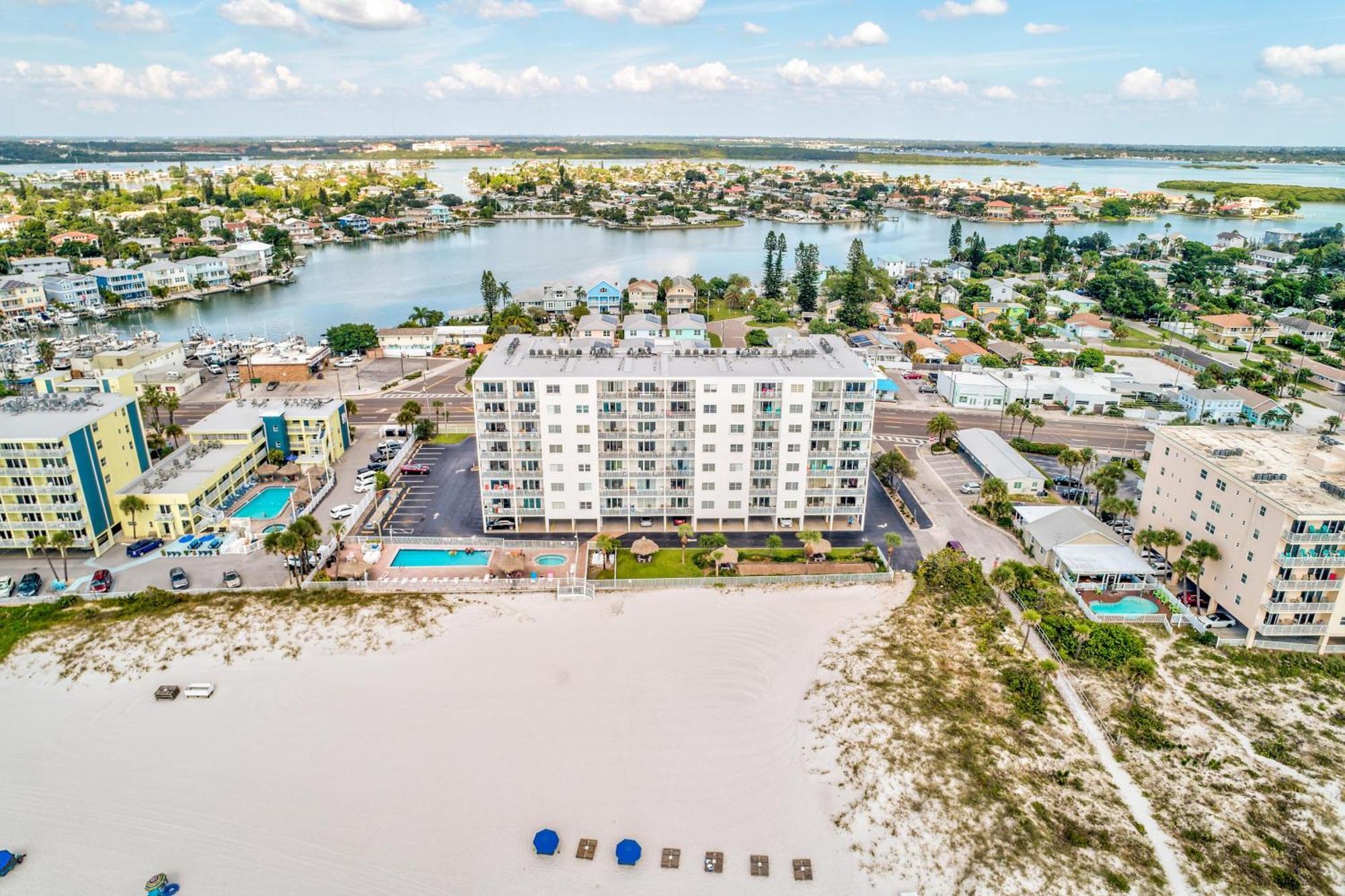Holiday home Sea Breeze 401 St. Pete Beach