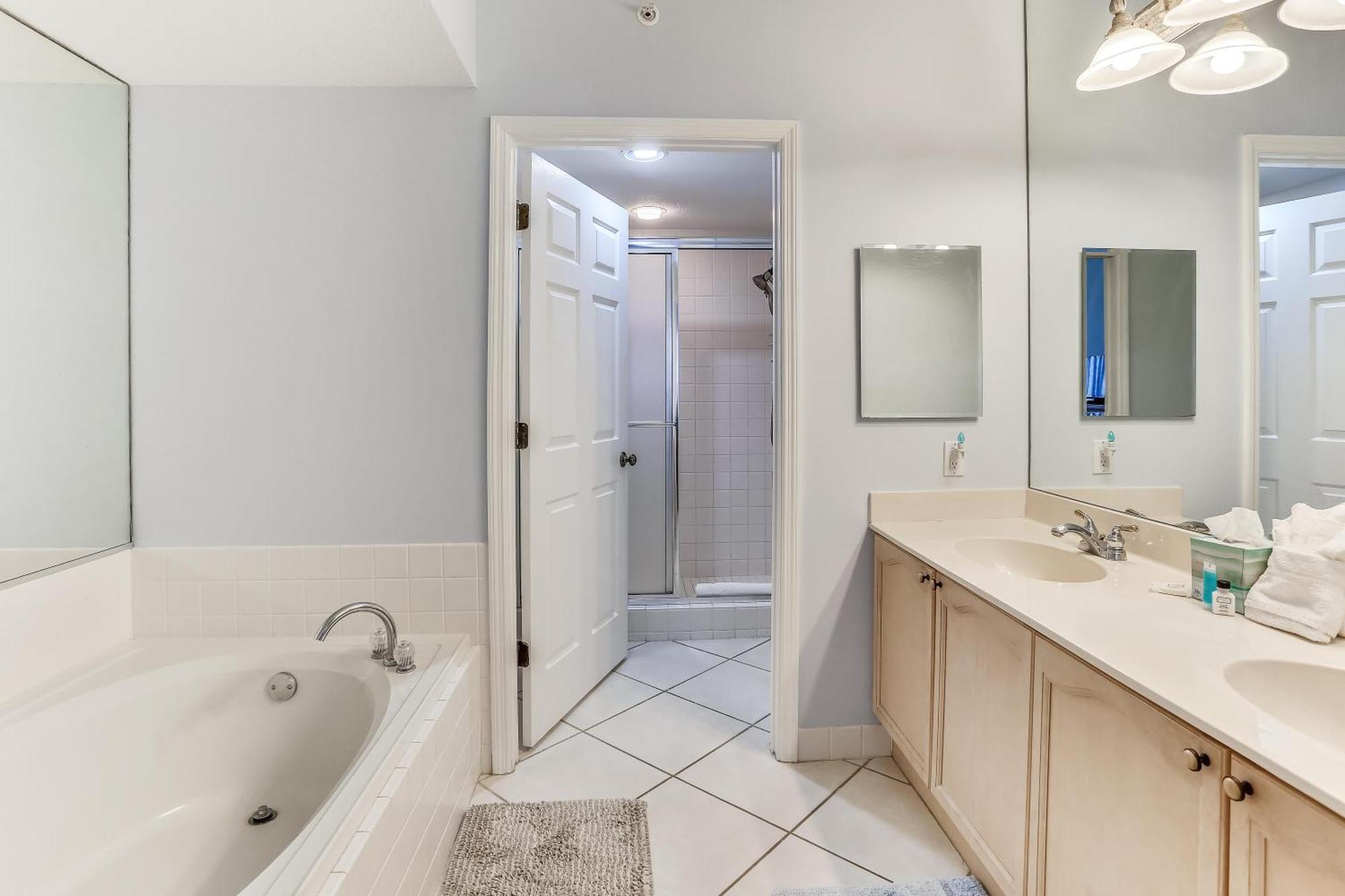 Tides 4-642 * St. Pete Beach
