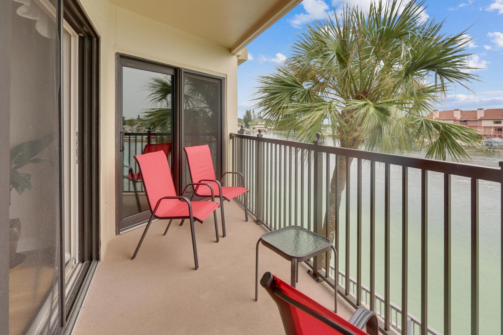 Land's End 3-305 Bay Front - Premier St. Pete Beach