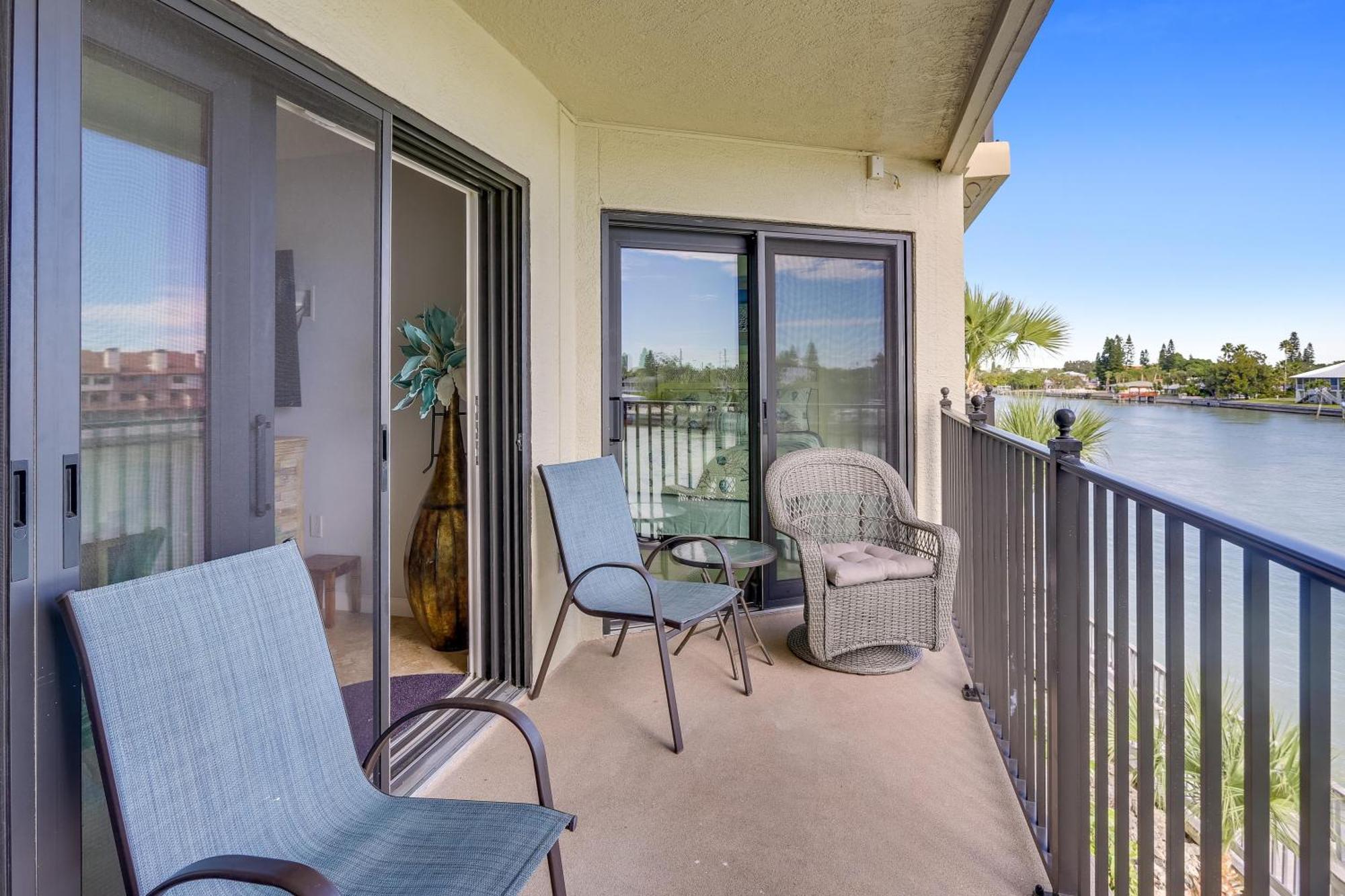 Land's End 4-303 Bay Front - Premier * St. Pete Beach