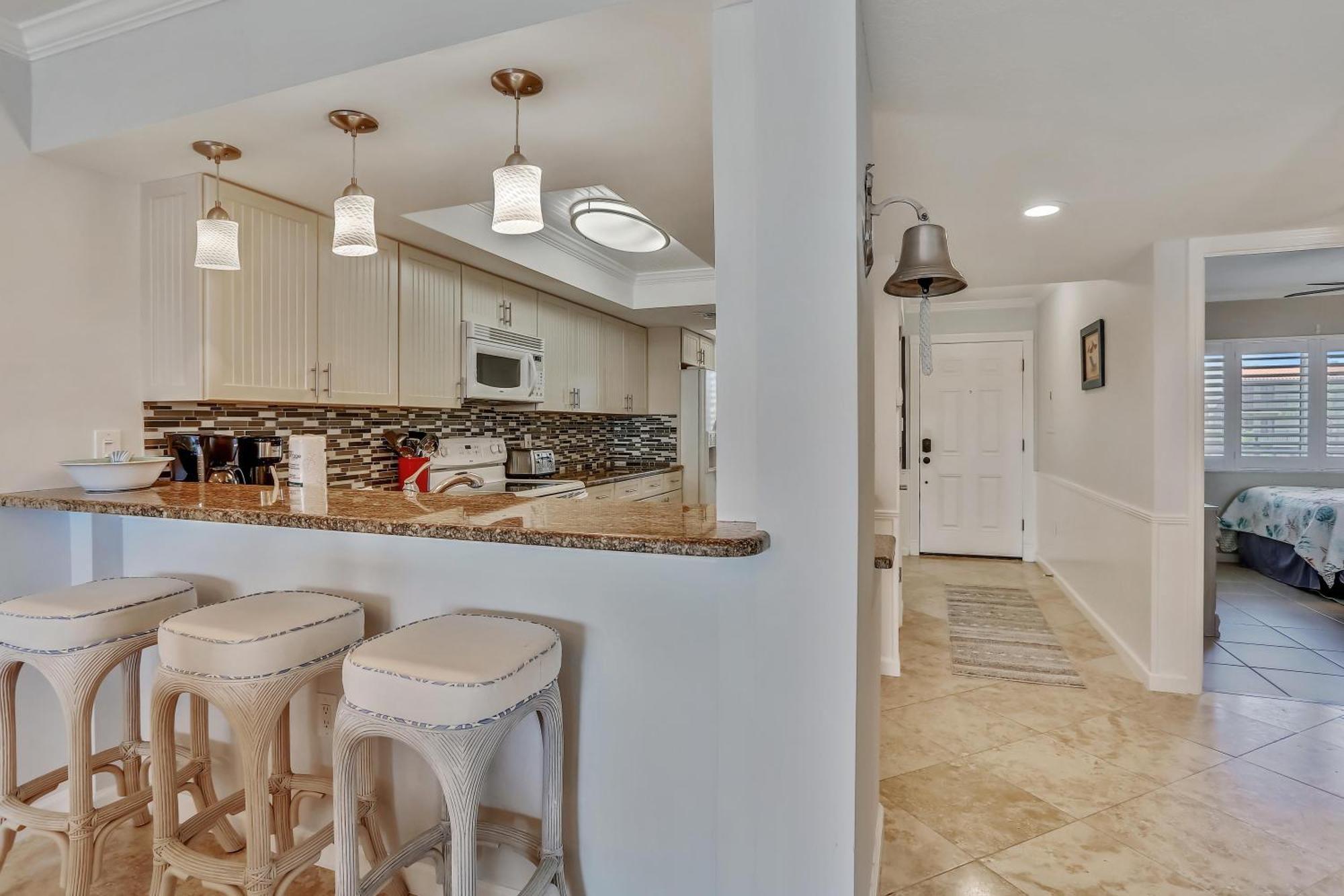 Land's End 4-303 Bay Front - Premier Holiday home