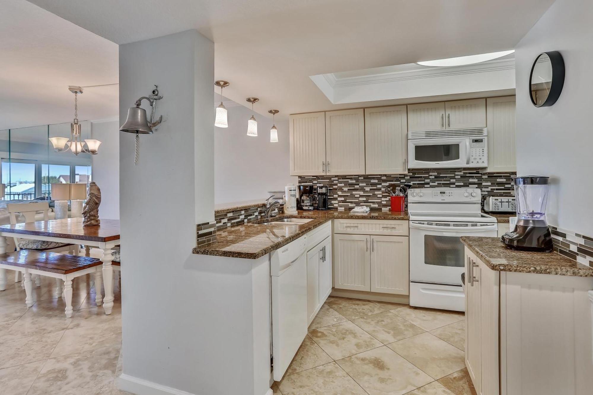 Holiday home Land's End 4-303 Bay Front - Premier St. Pete Beach