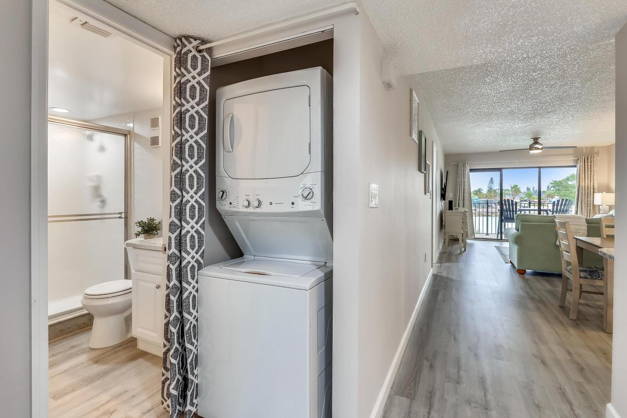 Land's End 4-202 Bay Front - Premier Holiday home *