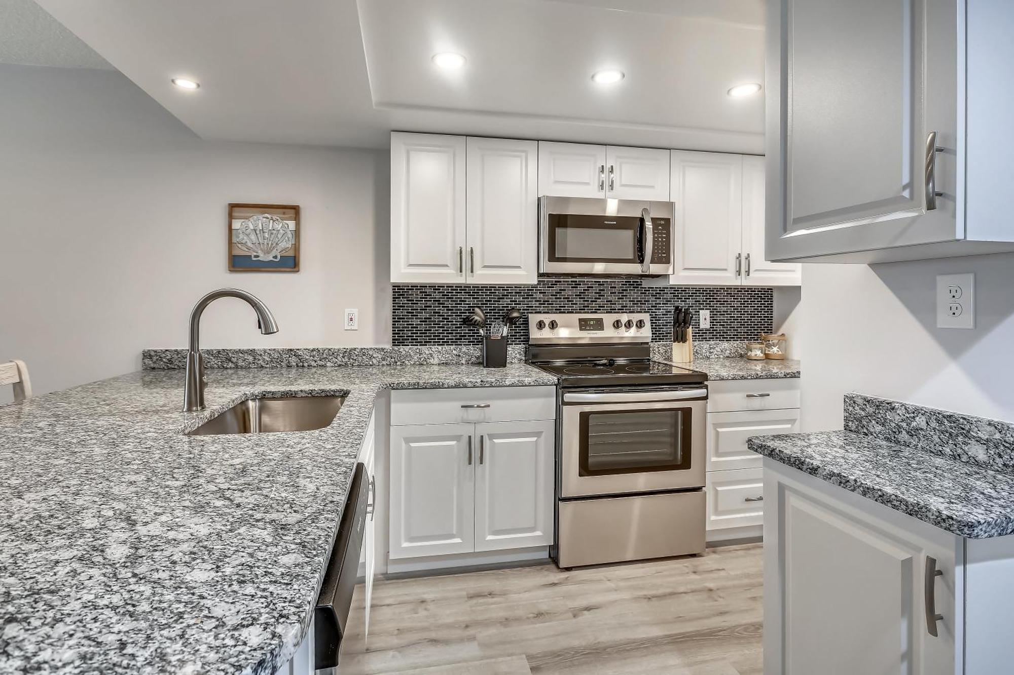 Land's End 4-202 Bay Front - Premier Holiday home