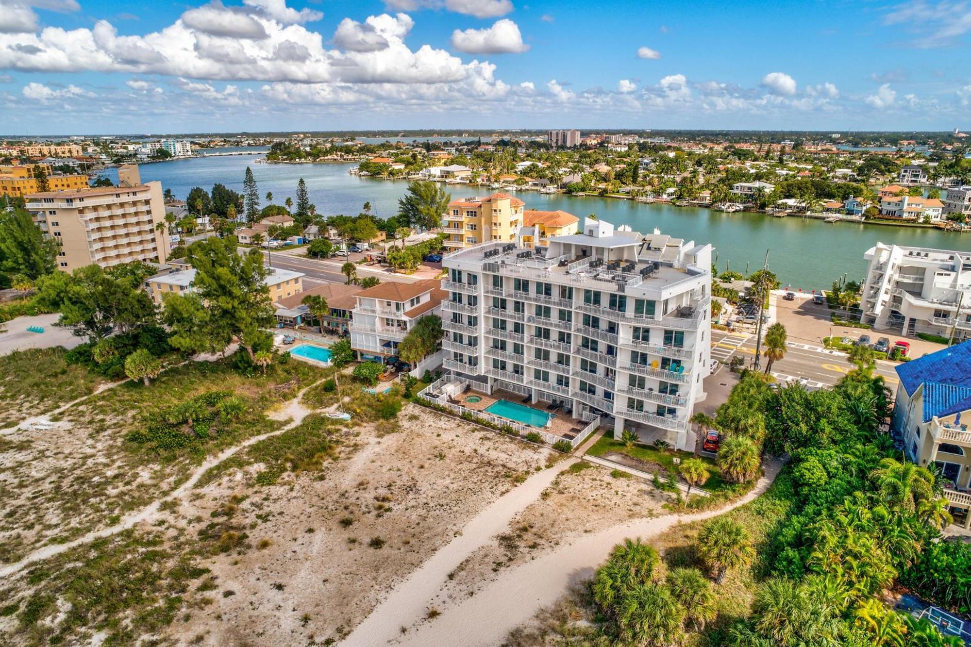 Oceana 204 East * St. Pete Beach