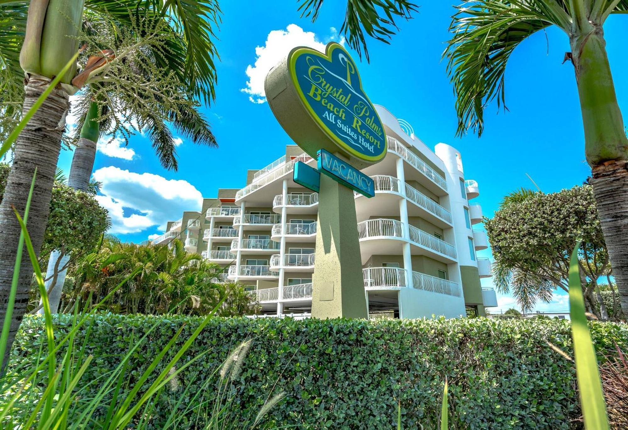 Crystal Palms 201 *