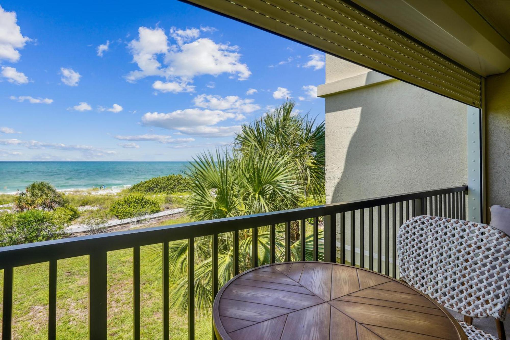 Land's End 11-305 Front - Premier Holiday home St. Pete Beach