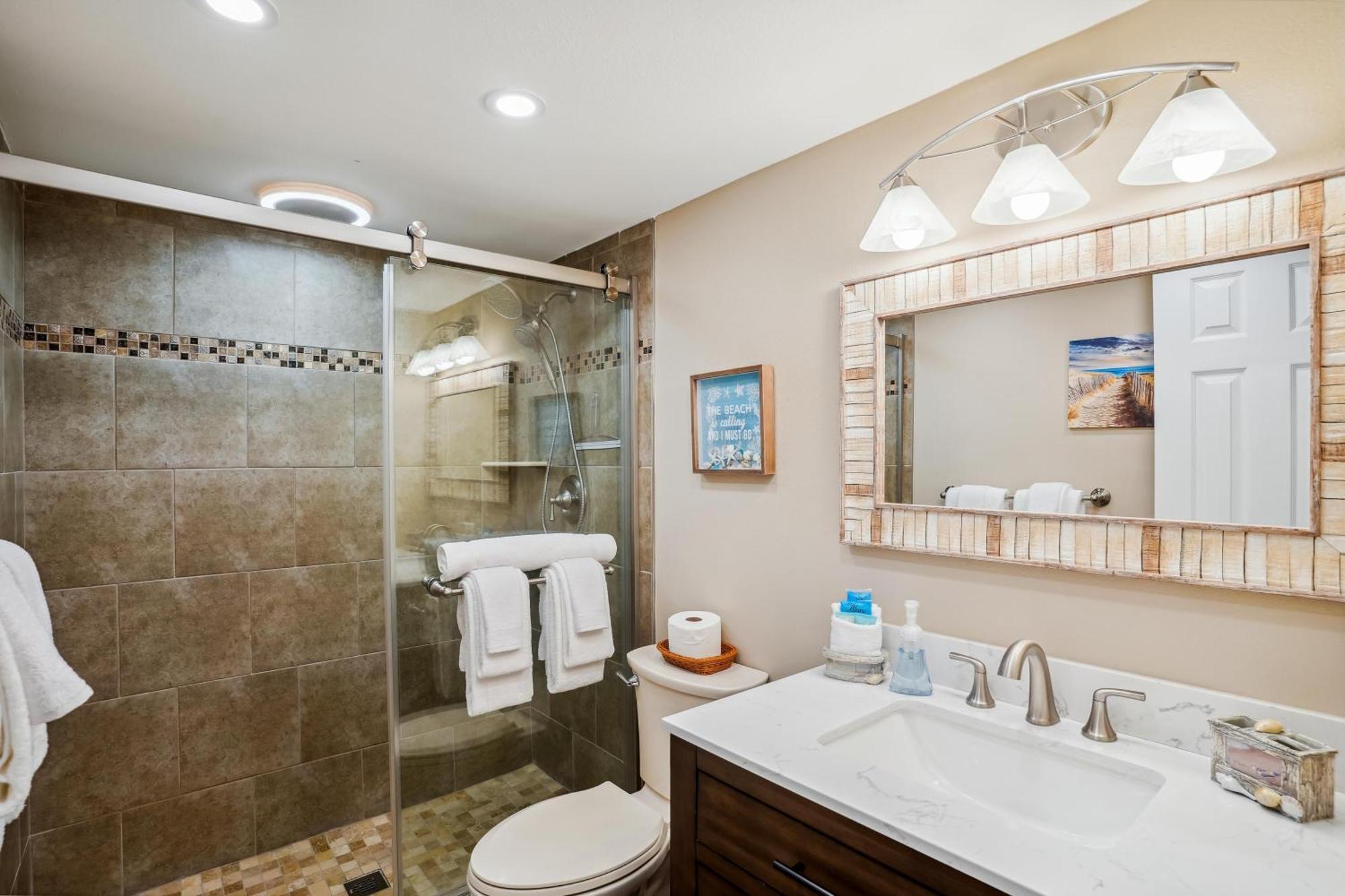 Land's End 11-305 Front - Premier St. Pete Beach