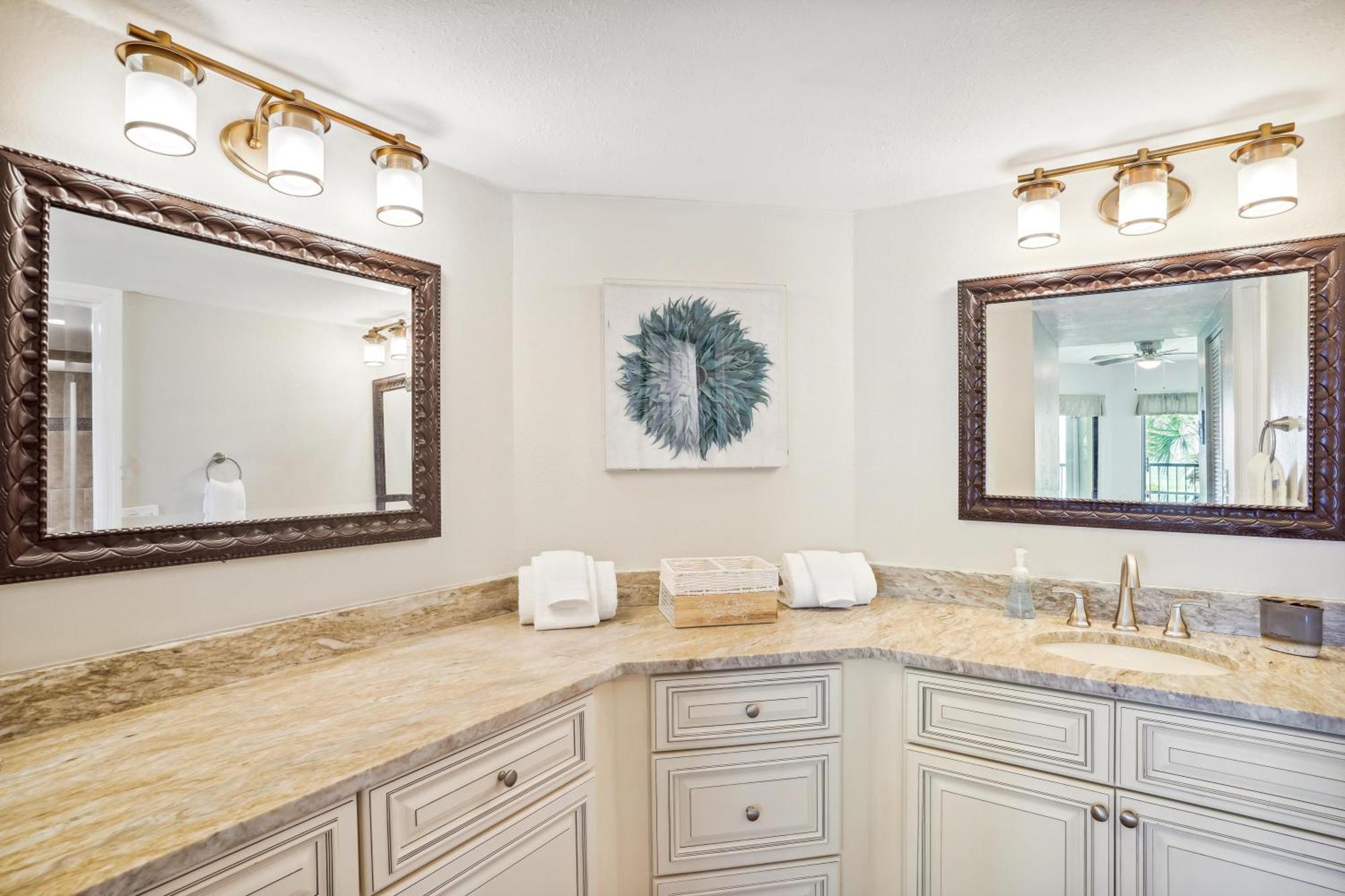 Land's End 11-305 Front - Premier Holiday home St. Pete Beach