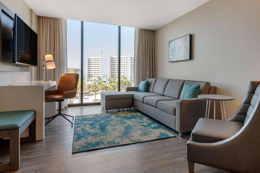 Hotel Cambria St Petersburg-madeira Marina 3*