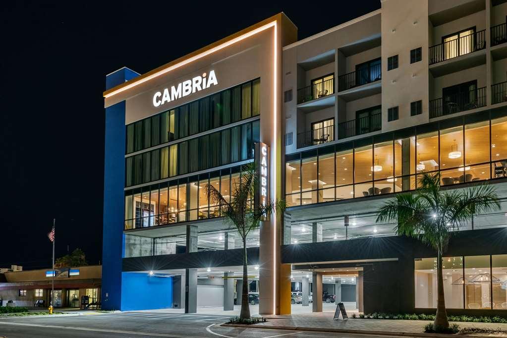 Hotel Cambria St Petersburg-madeira Marina
