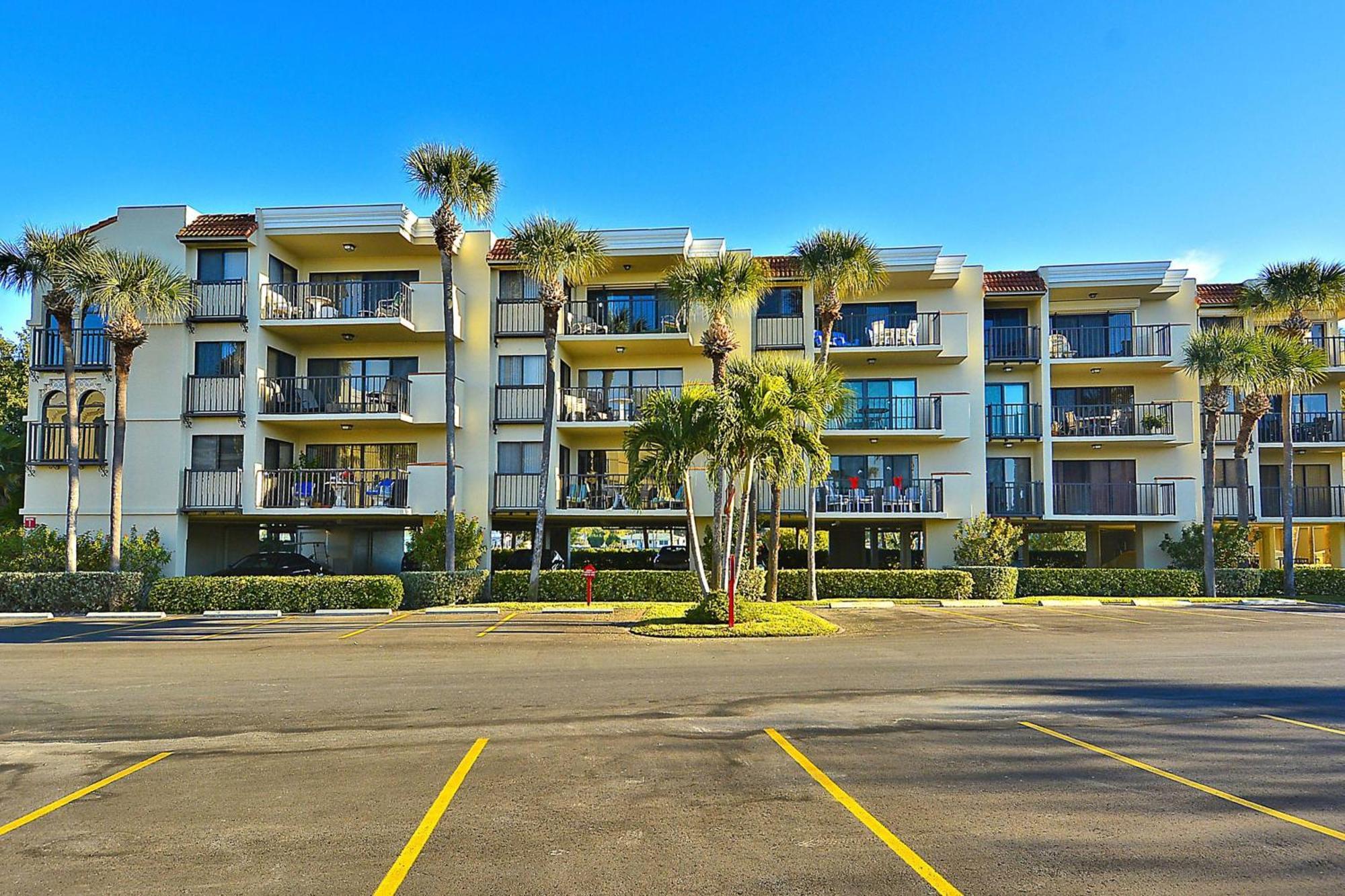 Holiday home Land's End 1-208 Bay Front - Premier St. Pete Beach