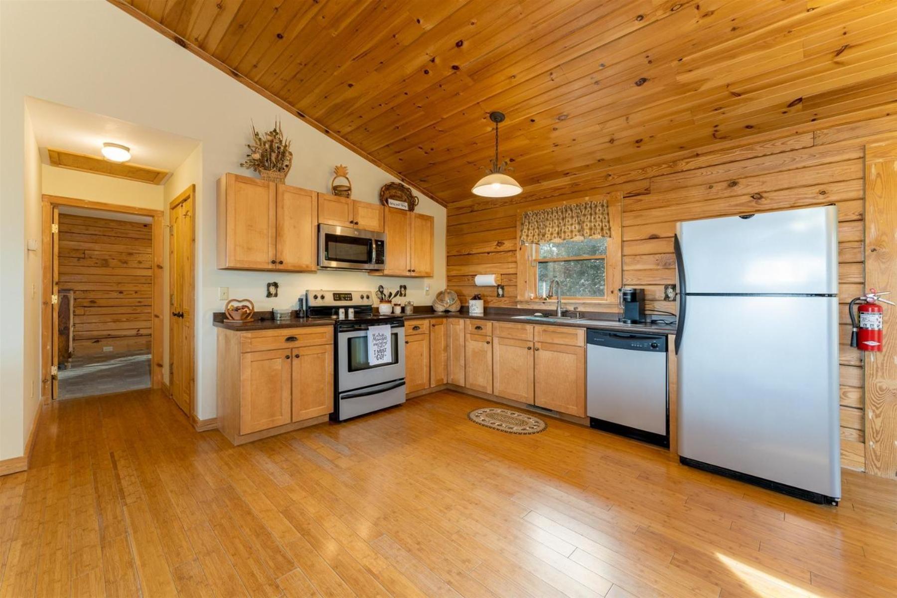 Bearadise Log Cabin Holiday home St. Pete Beach