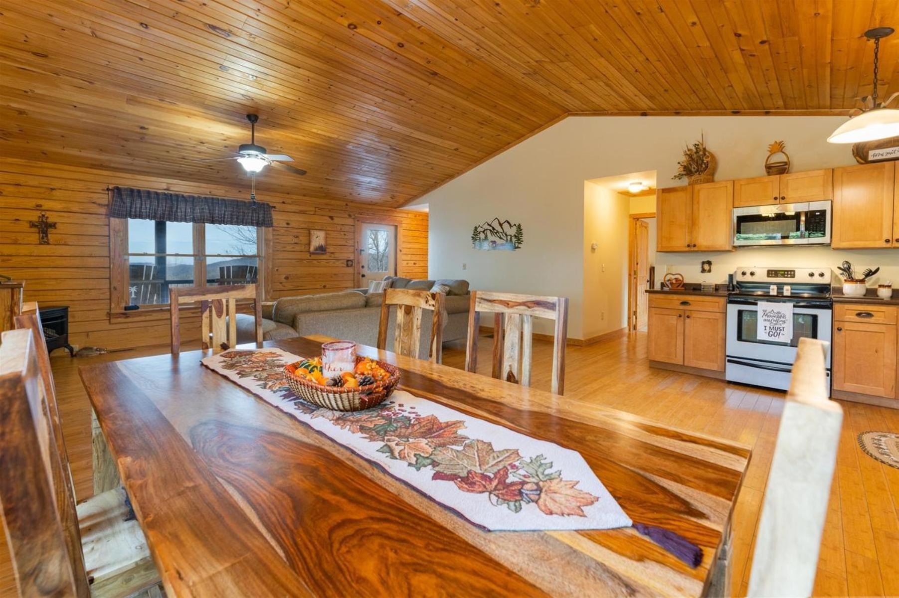Bearadise Log Cabin Holiday home *