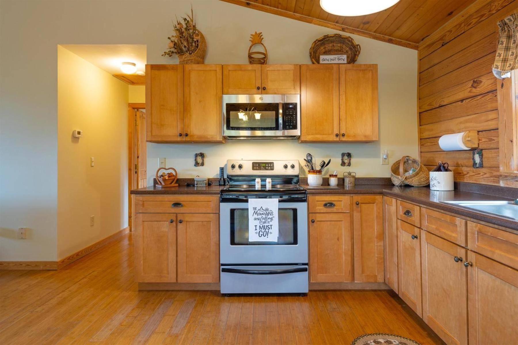 Bearadise Log Cabin St. Pete Beach