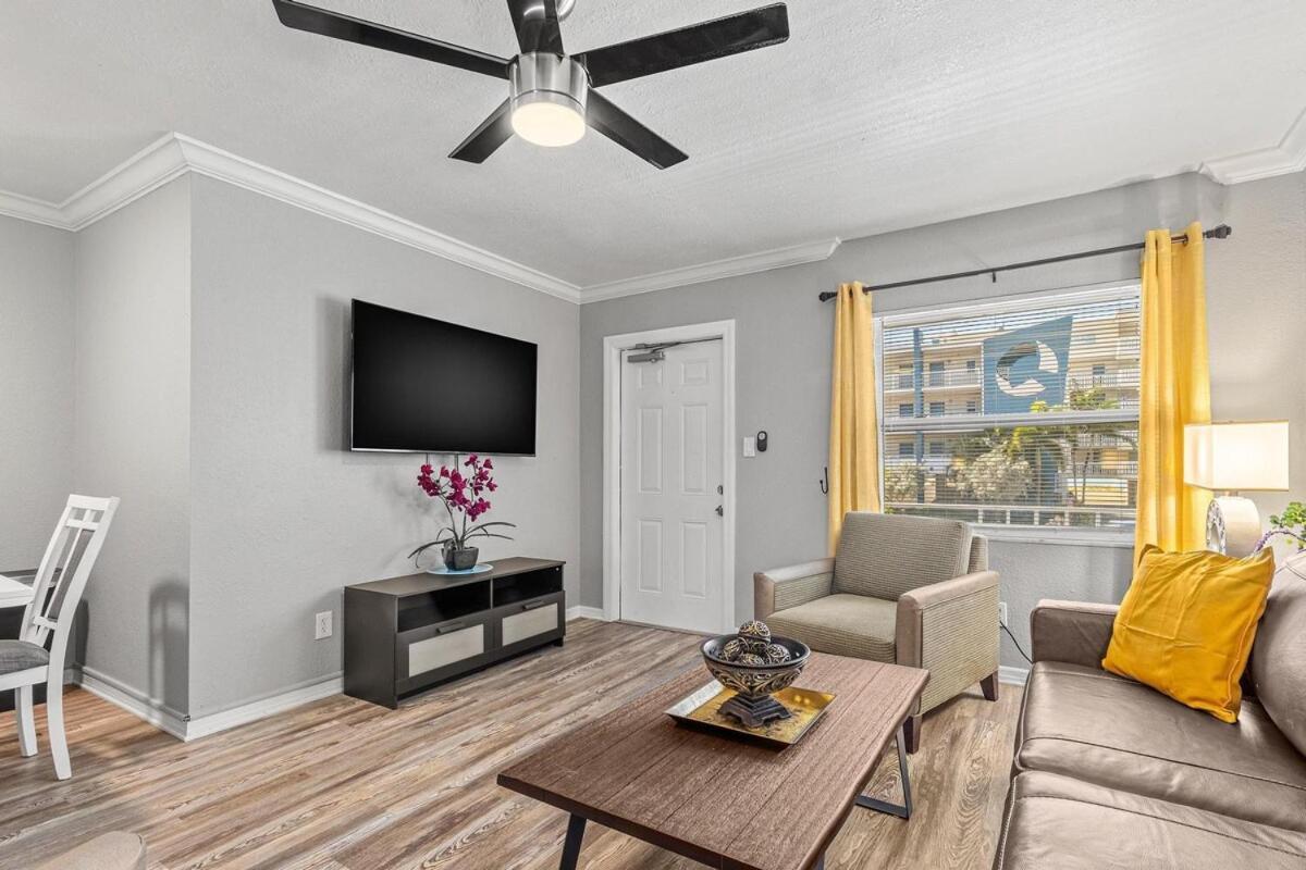 Sunset Suites! - 7 Apartment