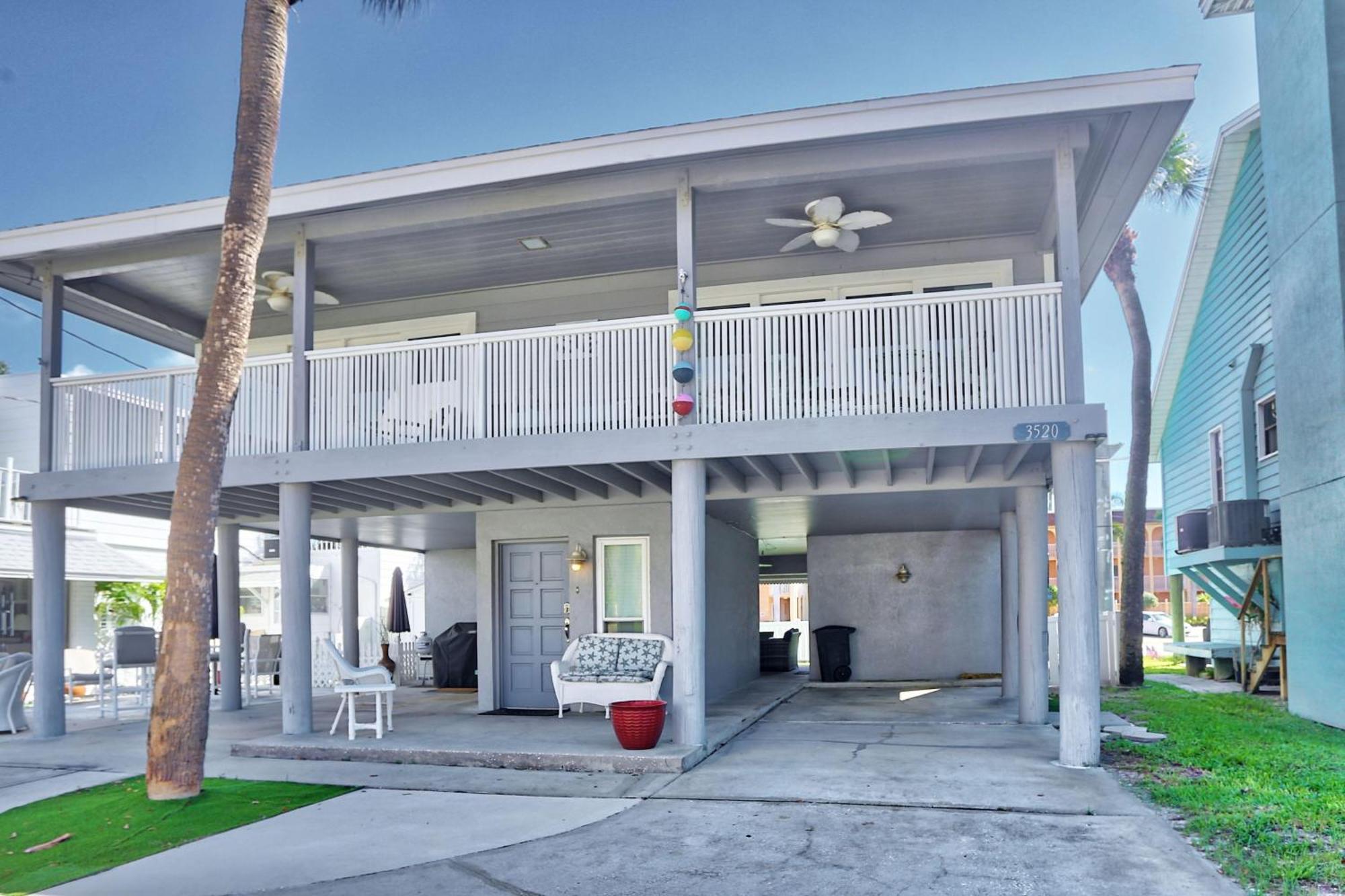 Holiday home Bearadise Log Cabin St. Pete Beach