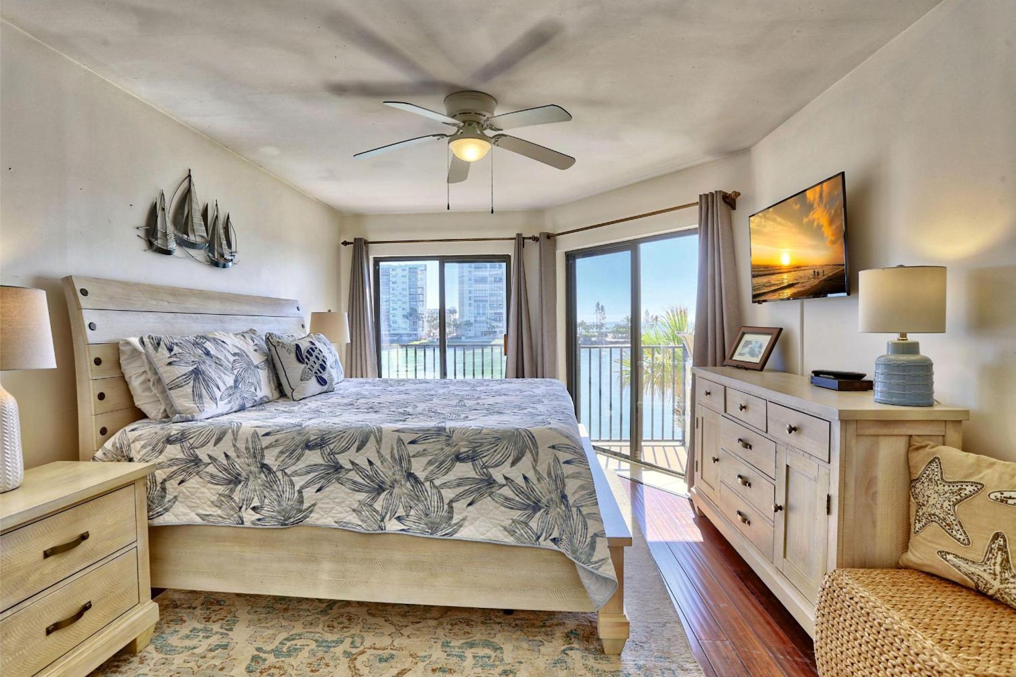 Land's End 5-302 Gulf-bay Front - Premier St. Pete Beach