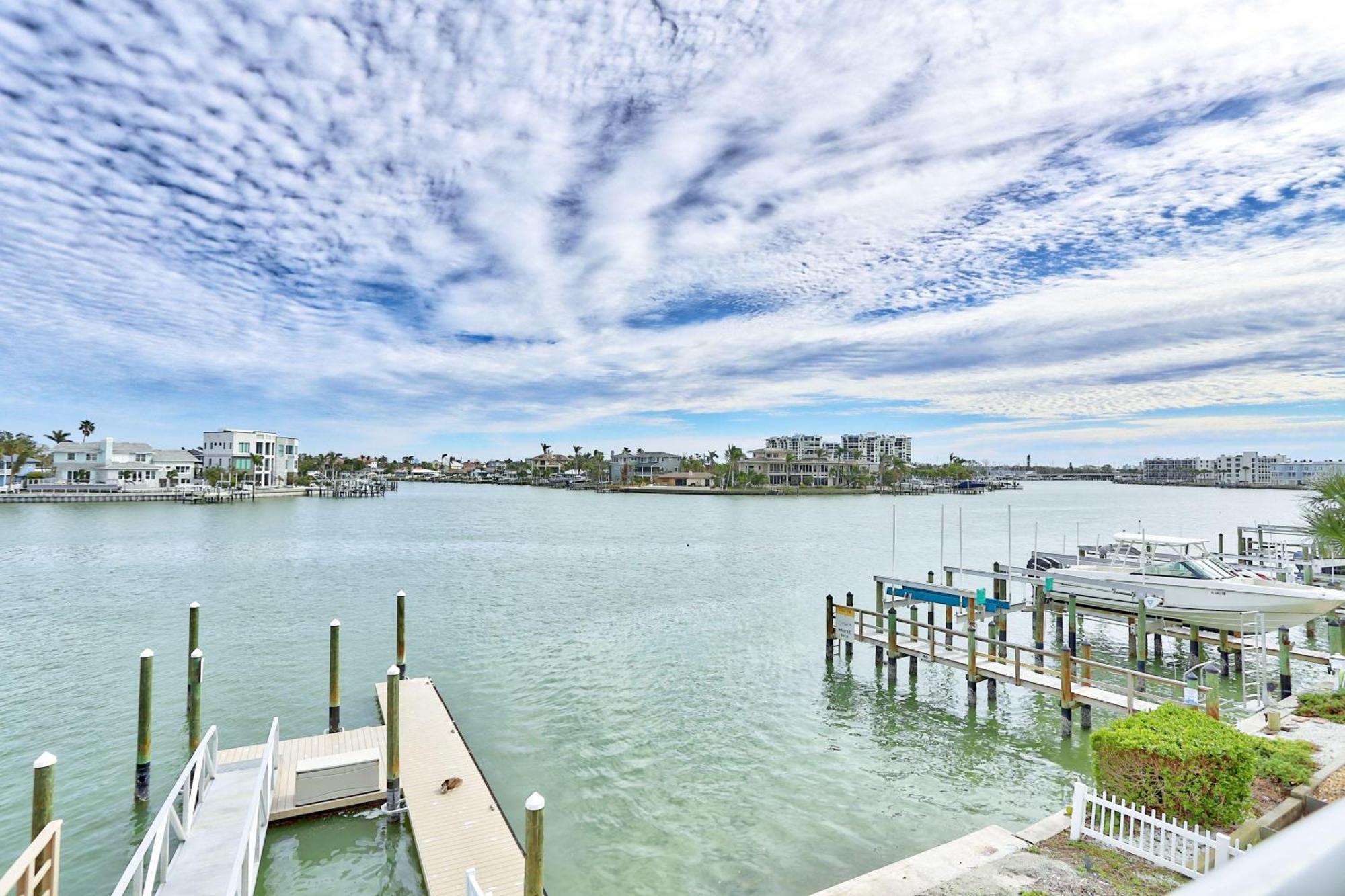 Oceana 204 East * St. Pete Beach