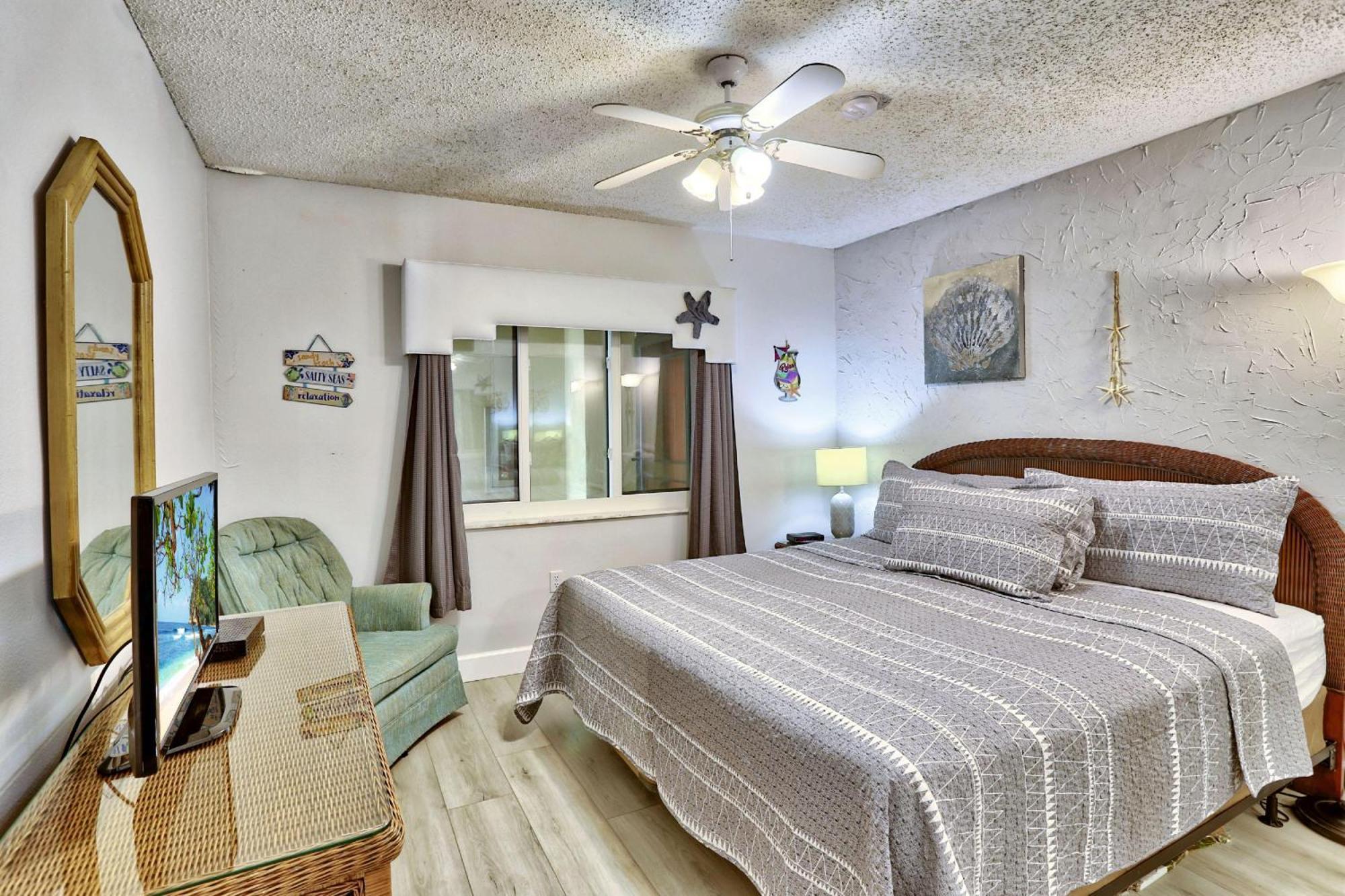 Land's End 11-202 Front Holiday home St. Pete Beach