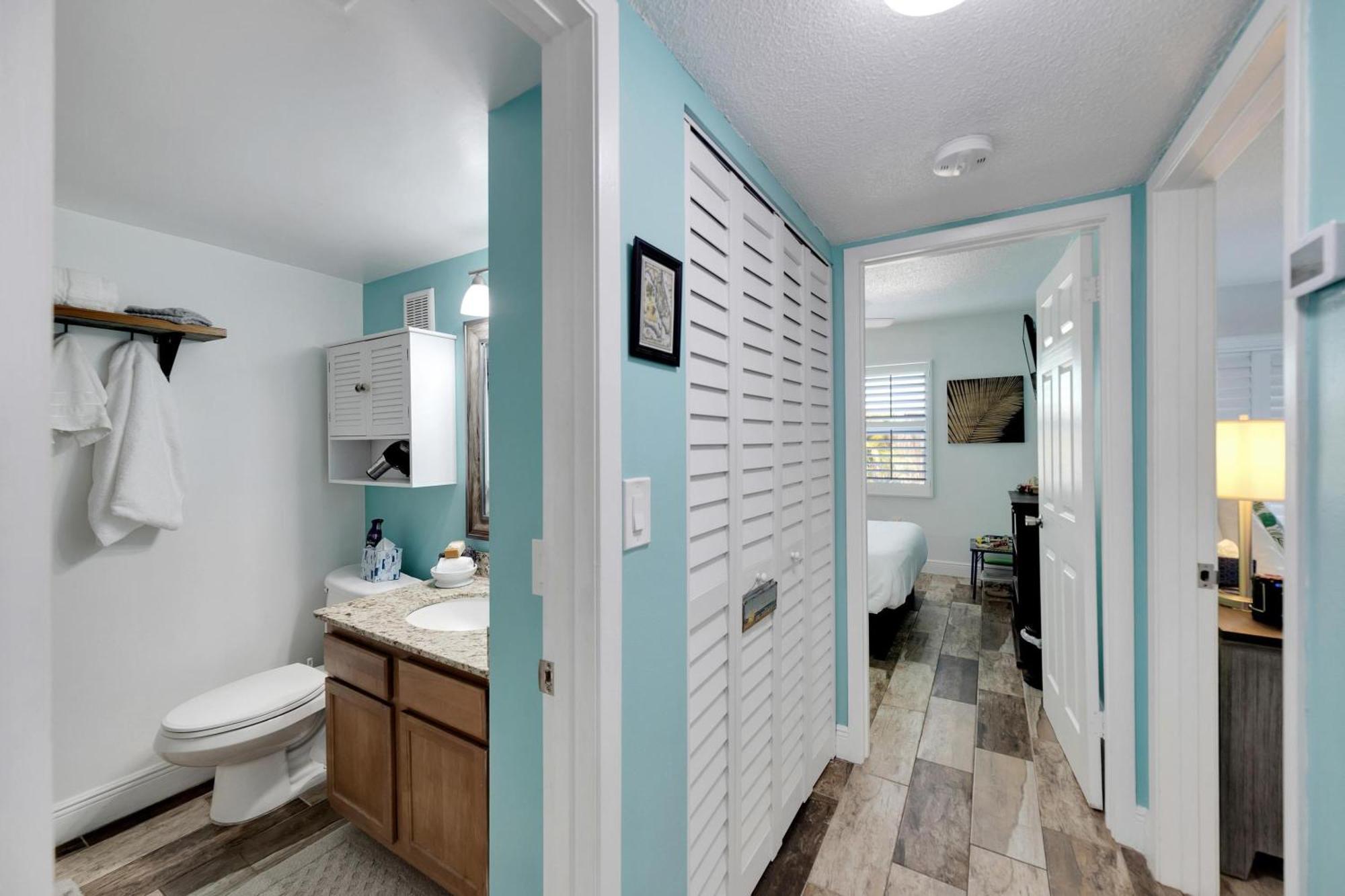 Newly Renovated 2 Beds 2 Baths In St Pete *