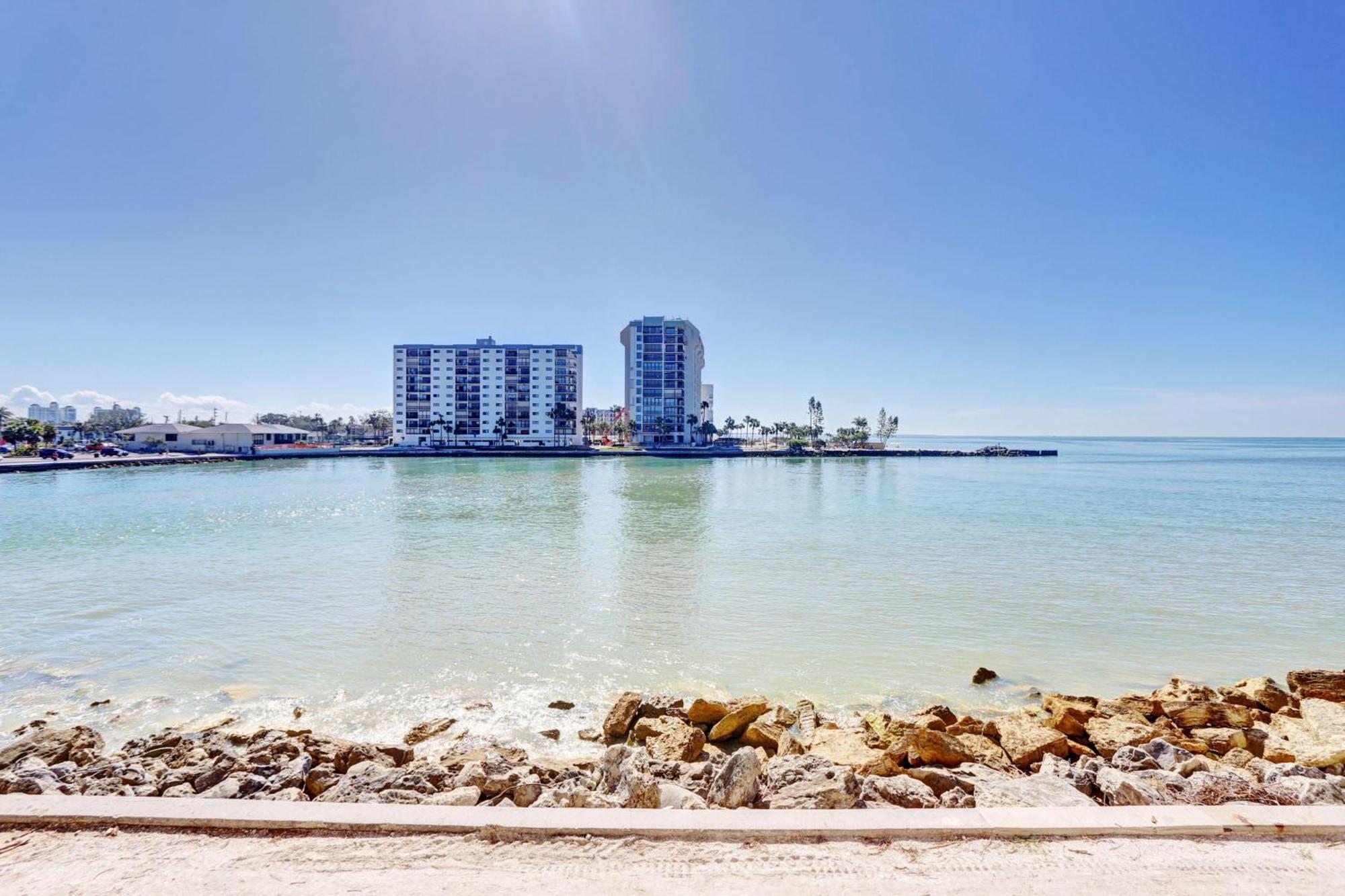 Land's End 5-203 Gulf-bay Front - Premier Holiday home St. Pete Beach