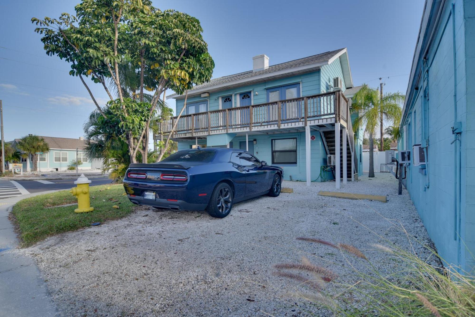 With Community Pool - Walk To Madeira Beach! Apartment