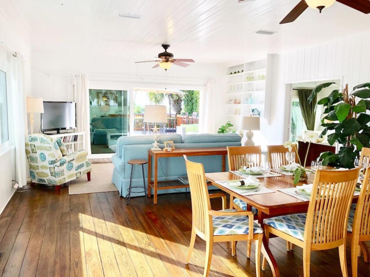 Holiday home Beachfront- Quaint Front House Pass A Grille St. Pete Beach